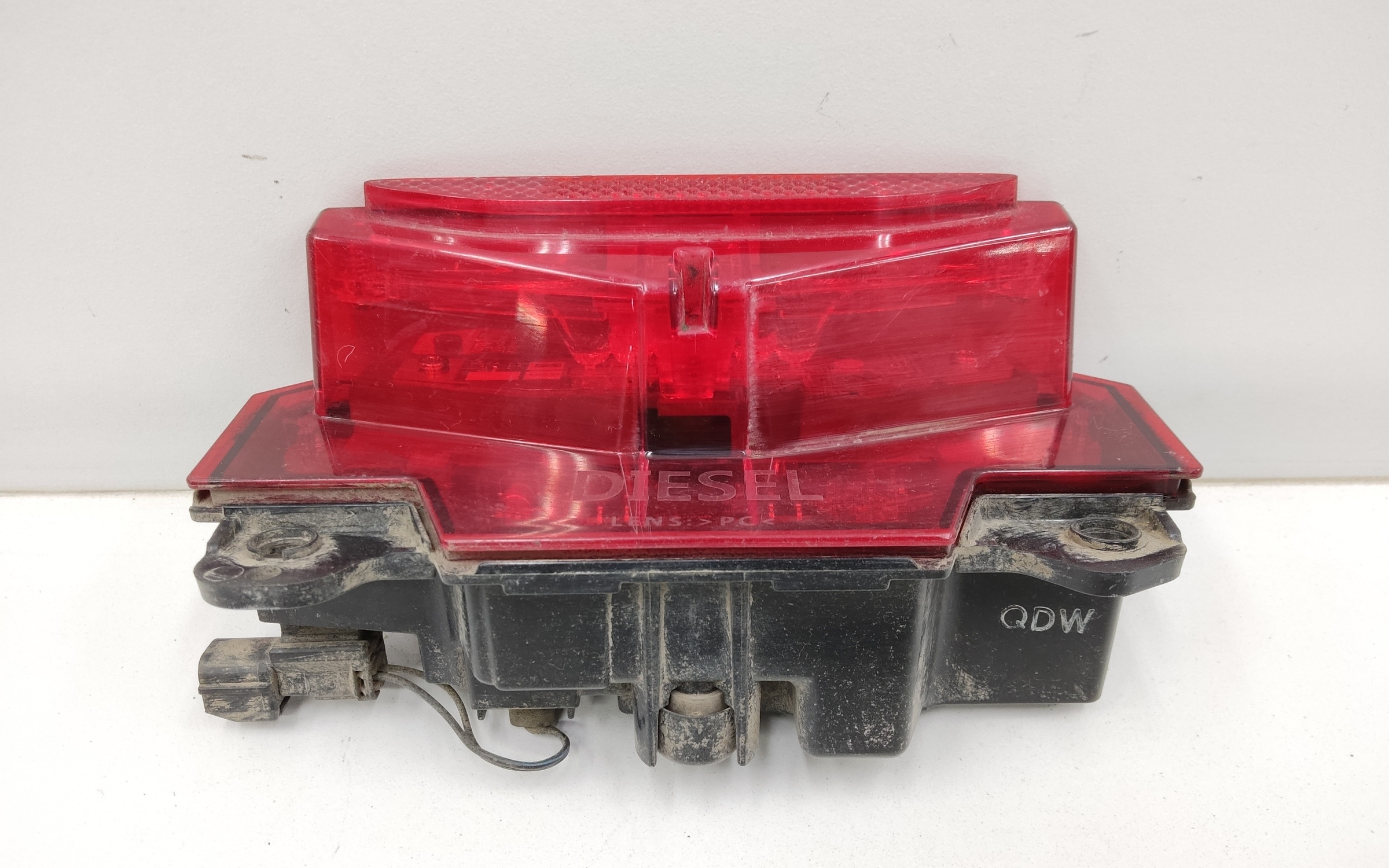 Фара ПТФ задняя центральная Genesis GV80 LED