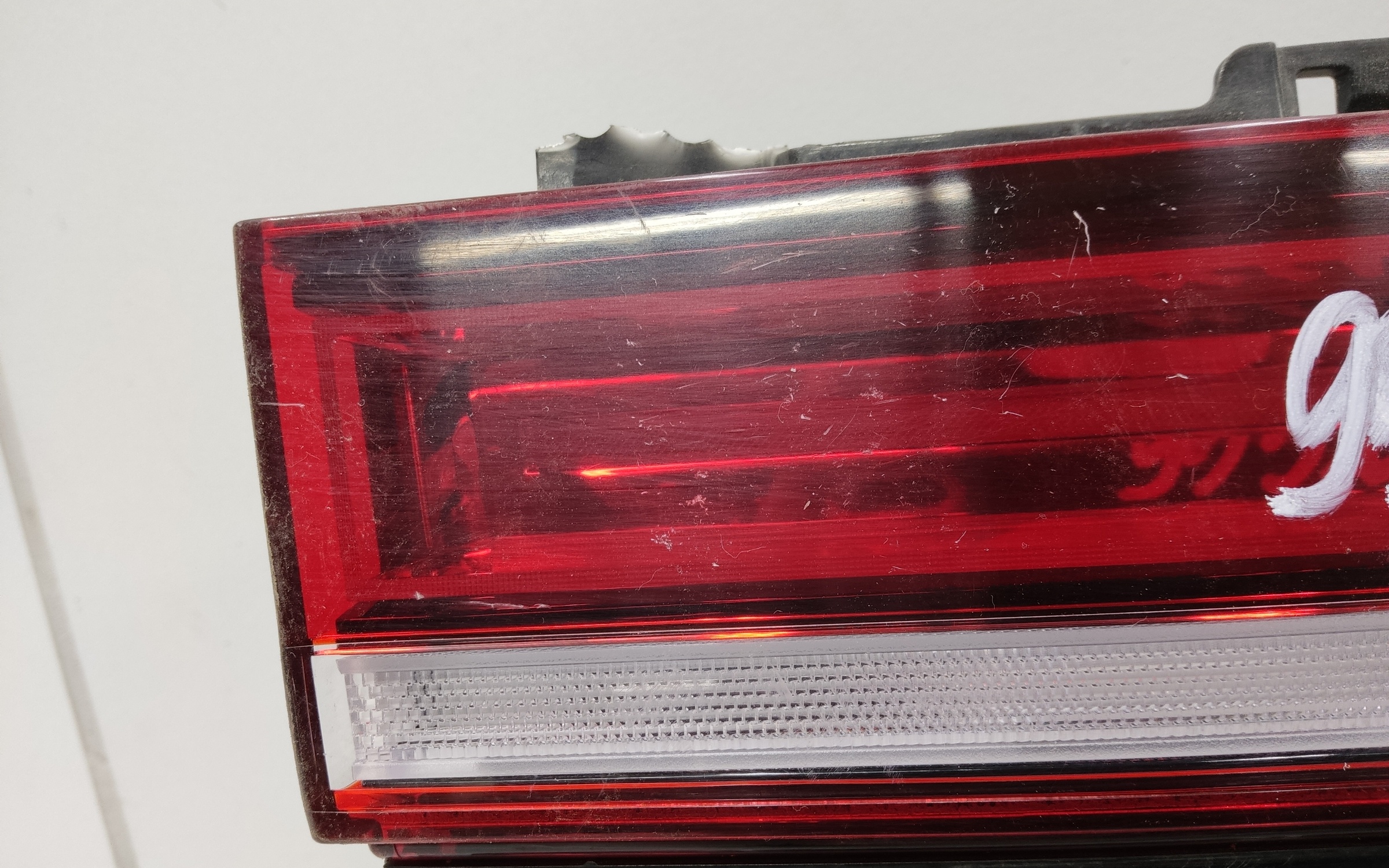 Фонарь задний левый внутренний Genesis GV80 LED