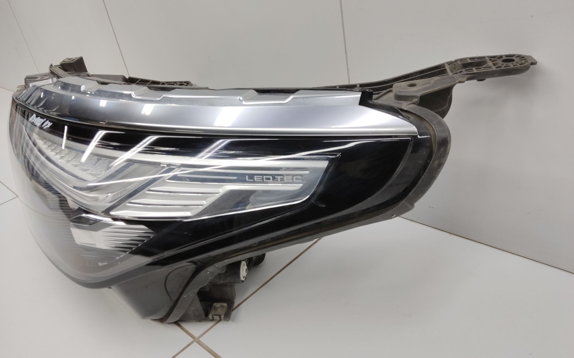 Фара передняя левая Exeed VX LED