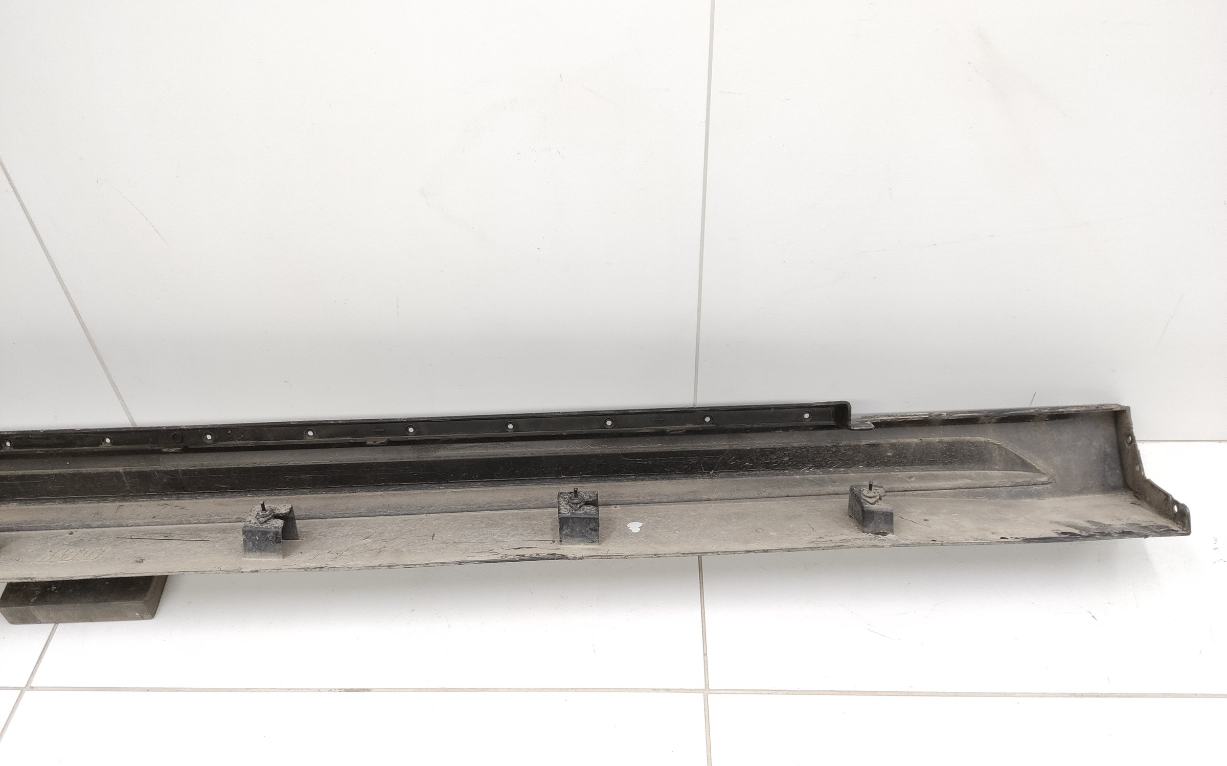 Накладка порога левого Volvo V60 2 Cross Country