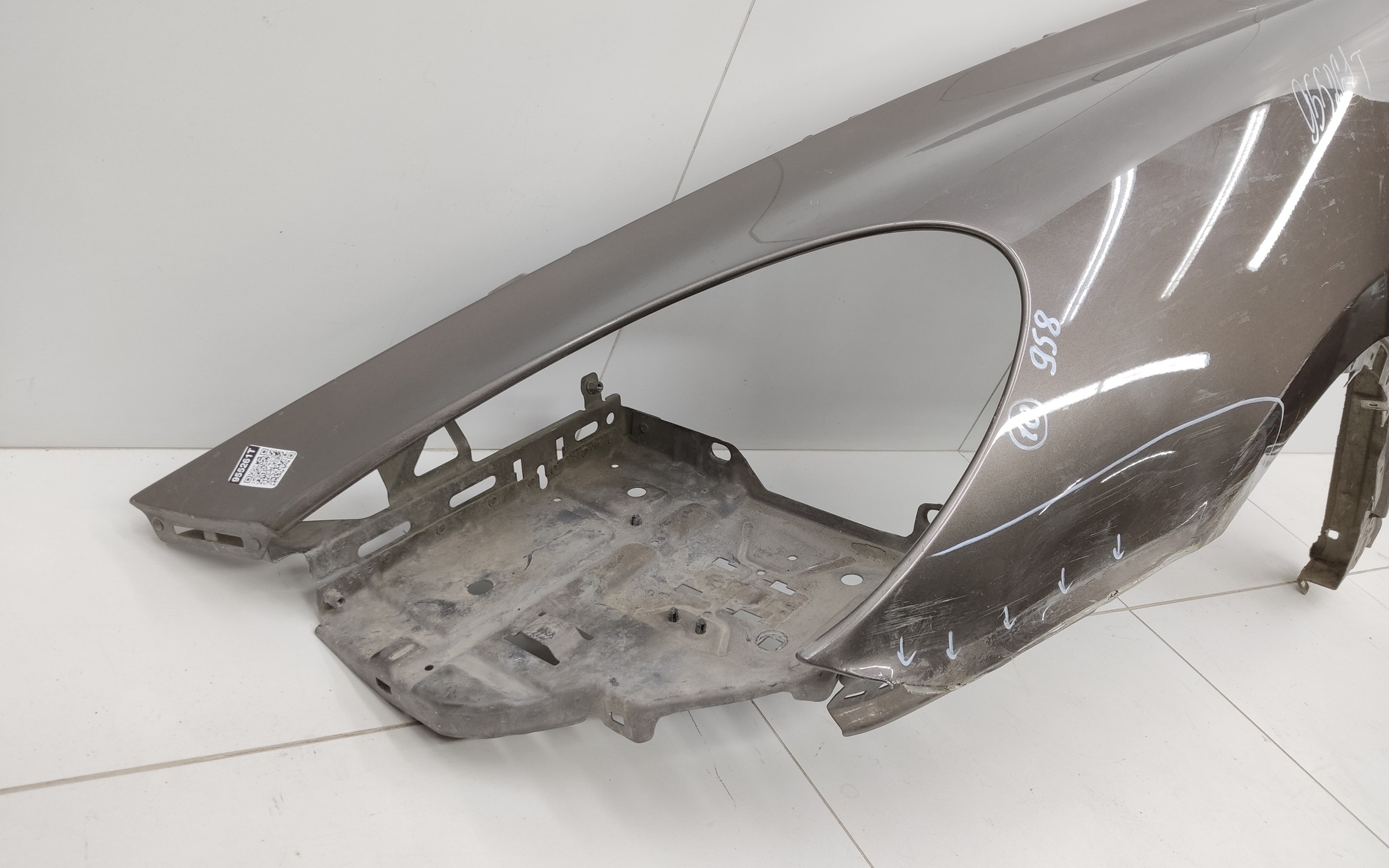 Крыло переднее левое Porsche Cayenne 2 958