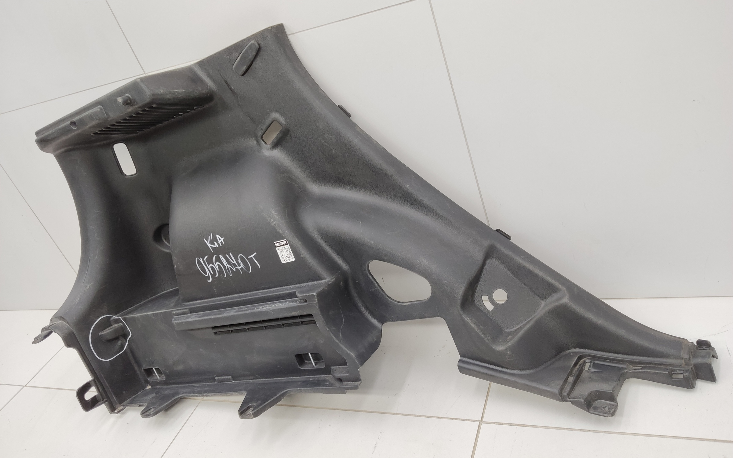 Обшивка багажного отсека левая Kia Soul 3