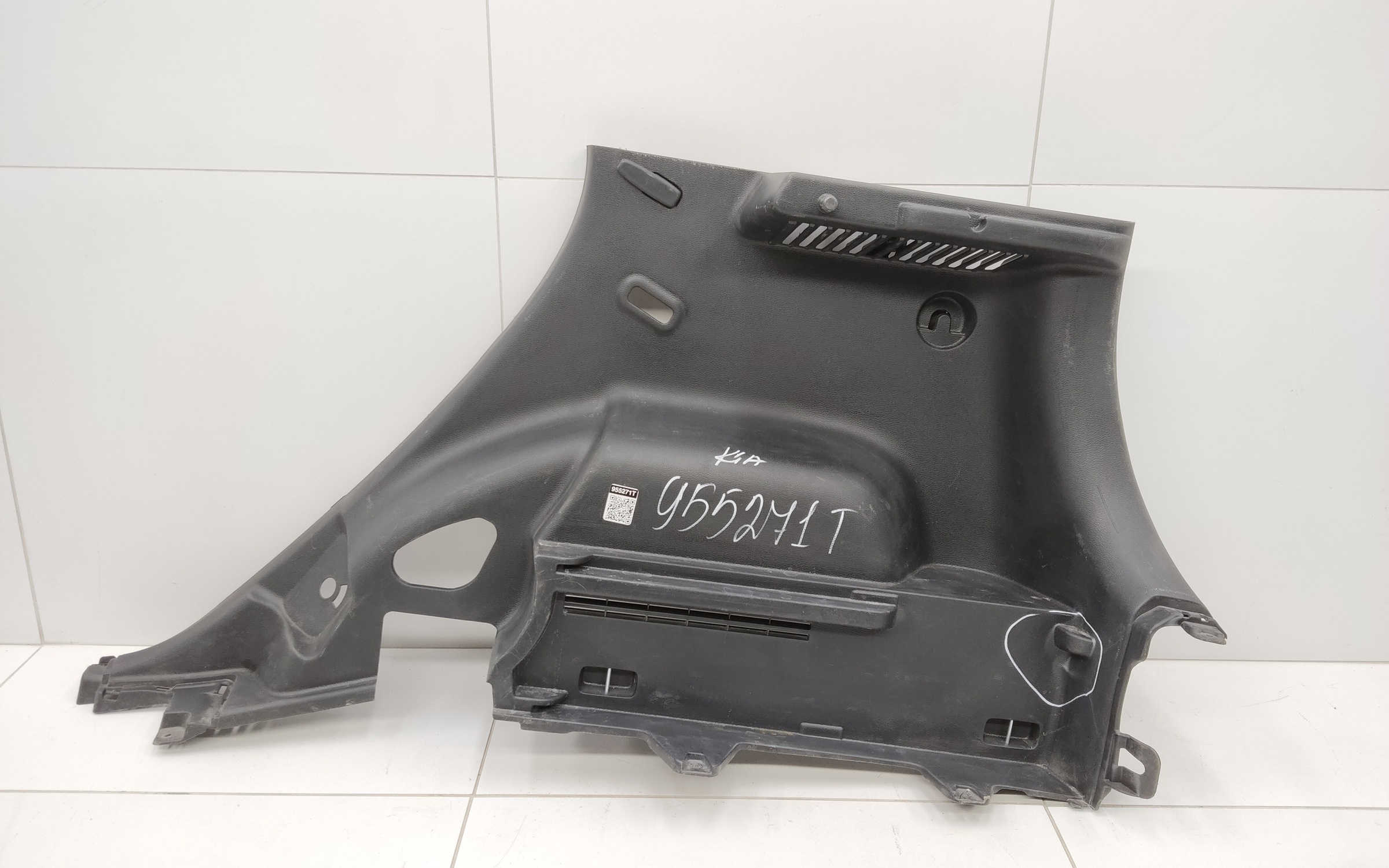 Обшивка багажного отсека правая Kia Soul 3