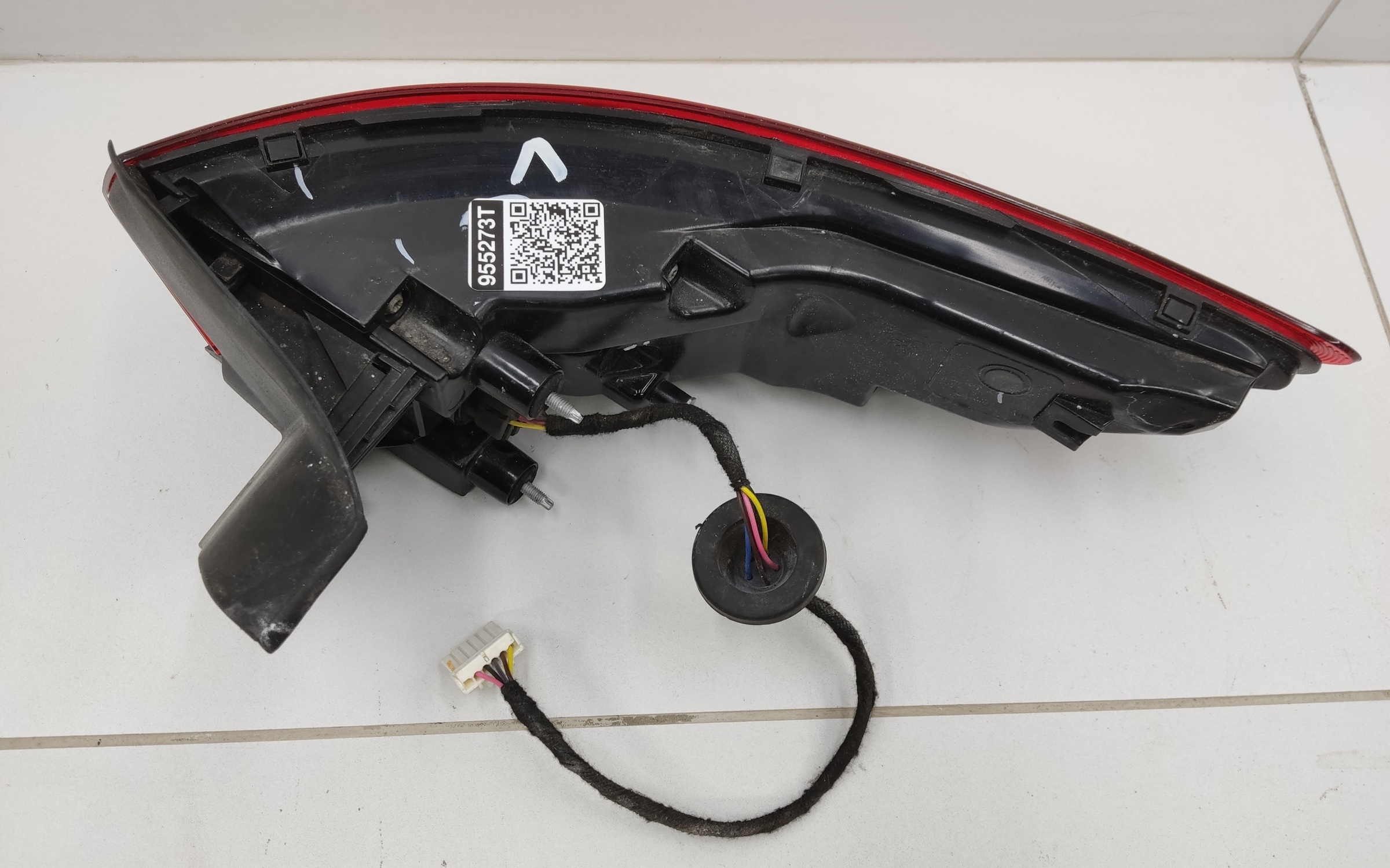 Фонарь задний левый наружный Geely Tugella 1 LED