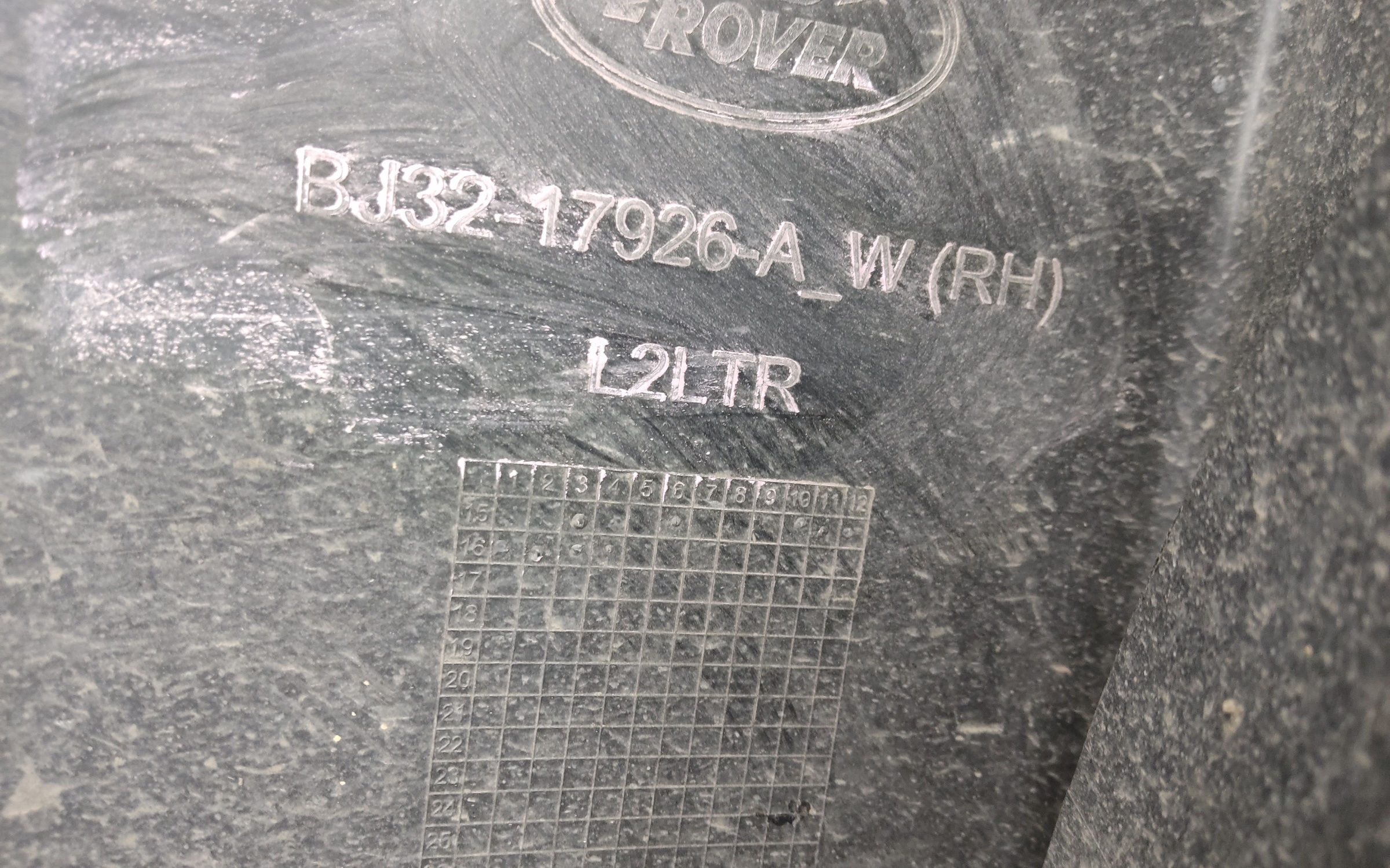 Бампер задний Land Rover Range Rover Evoque 1