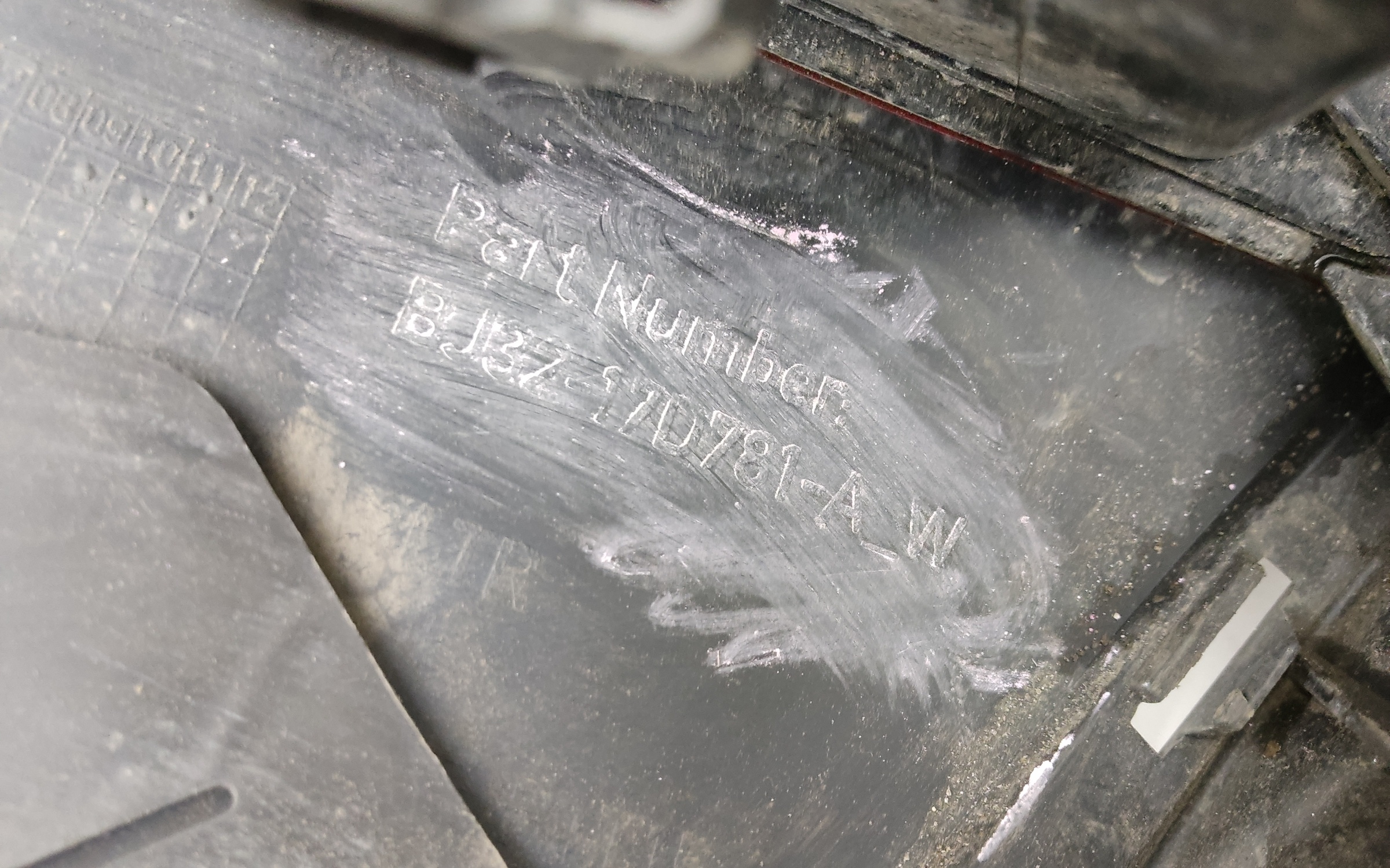 Бампер задний Land Rover Range Rover Evoque 1