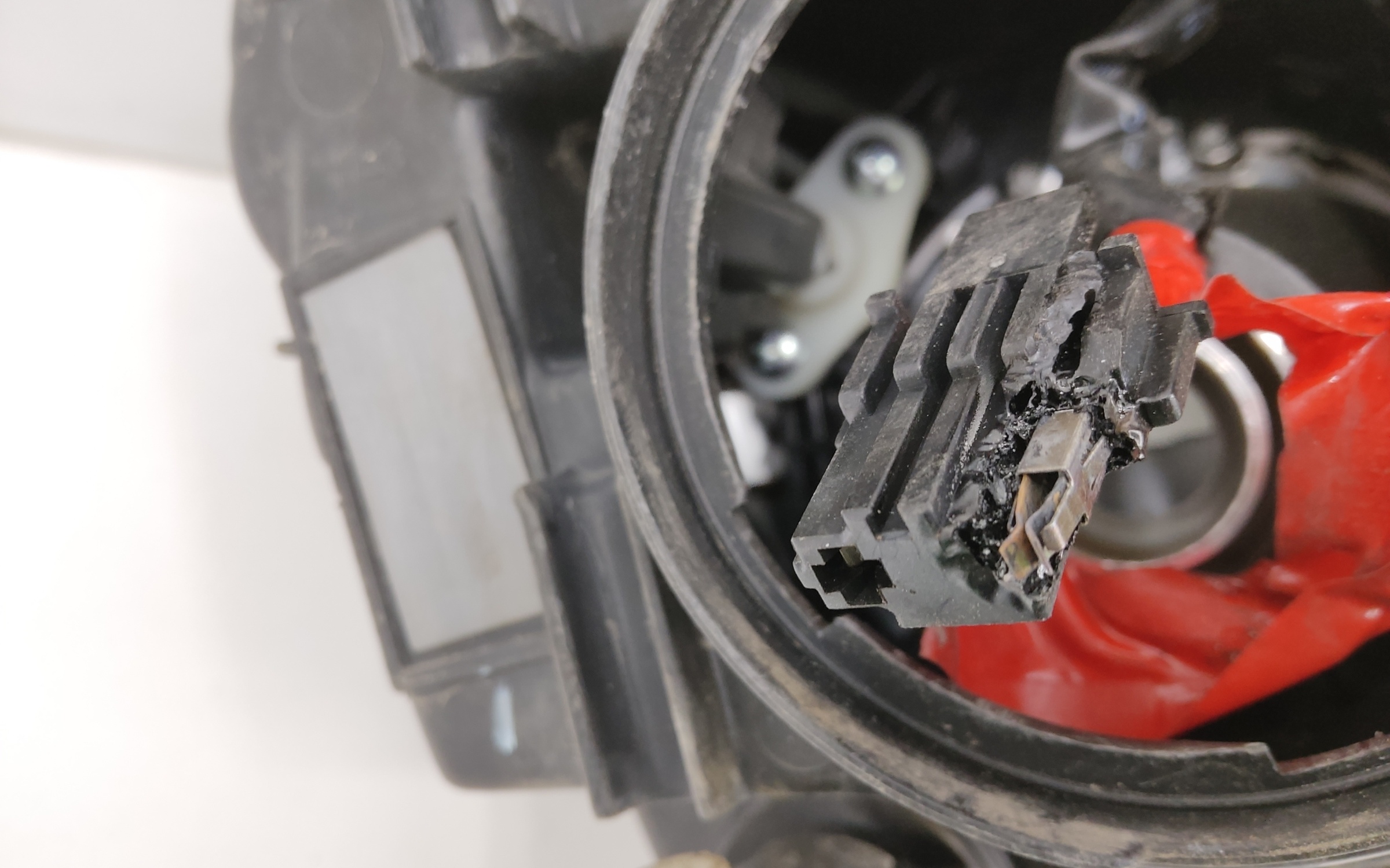 Фара передняя левая Geely Coolray галоген линза