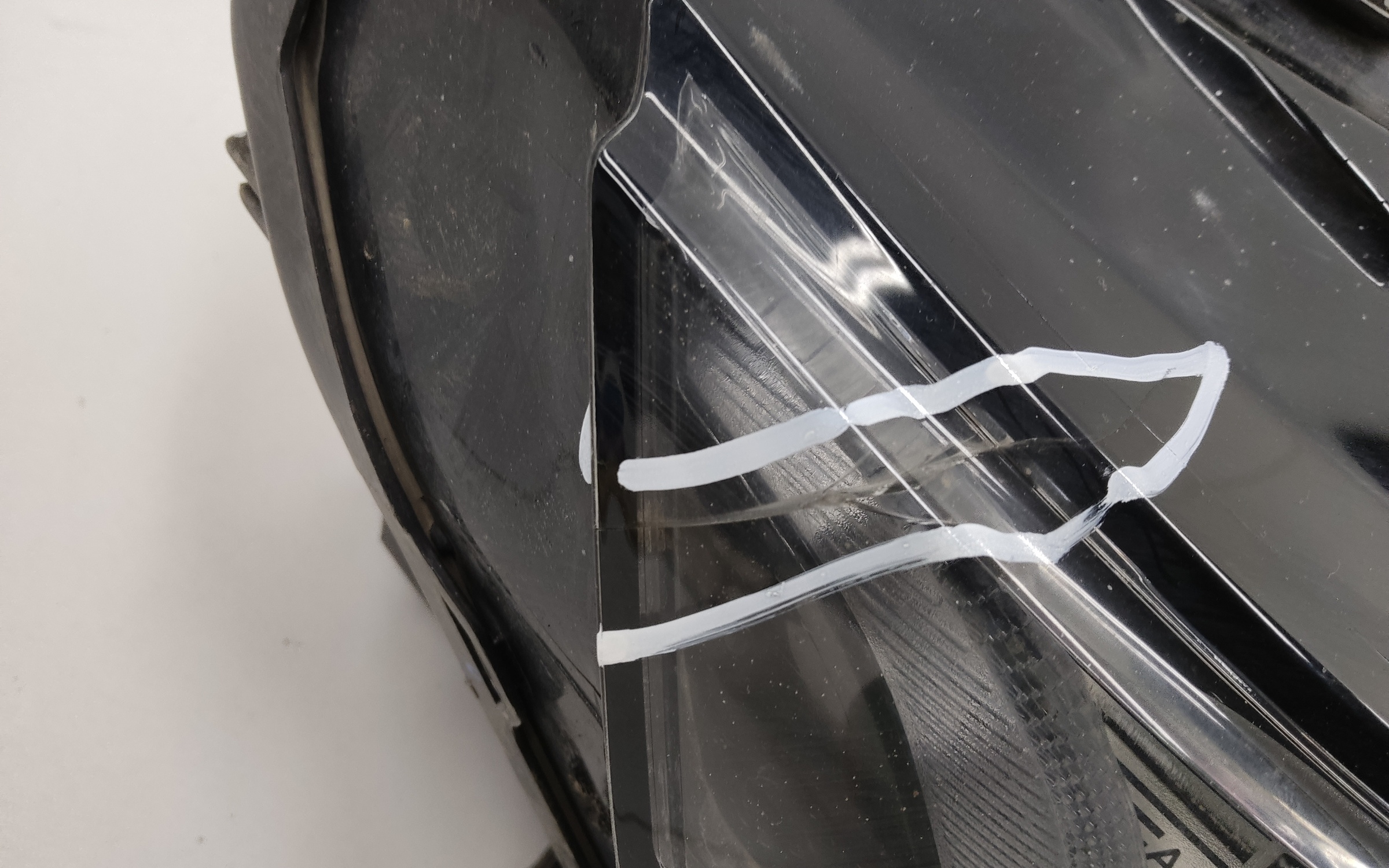 Фара передняя правая Geely Coolray галоген линза