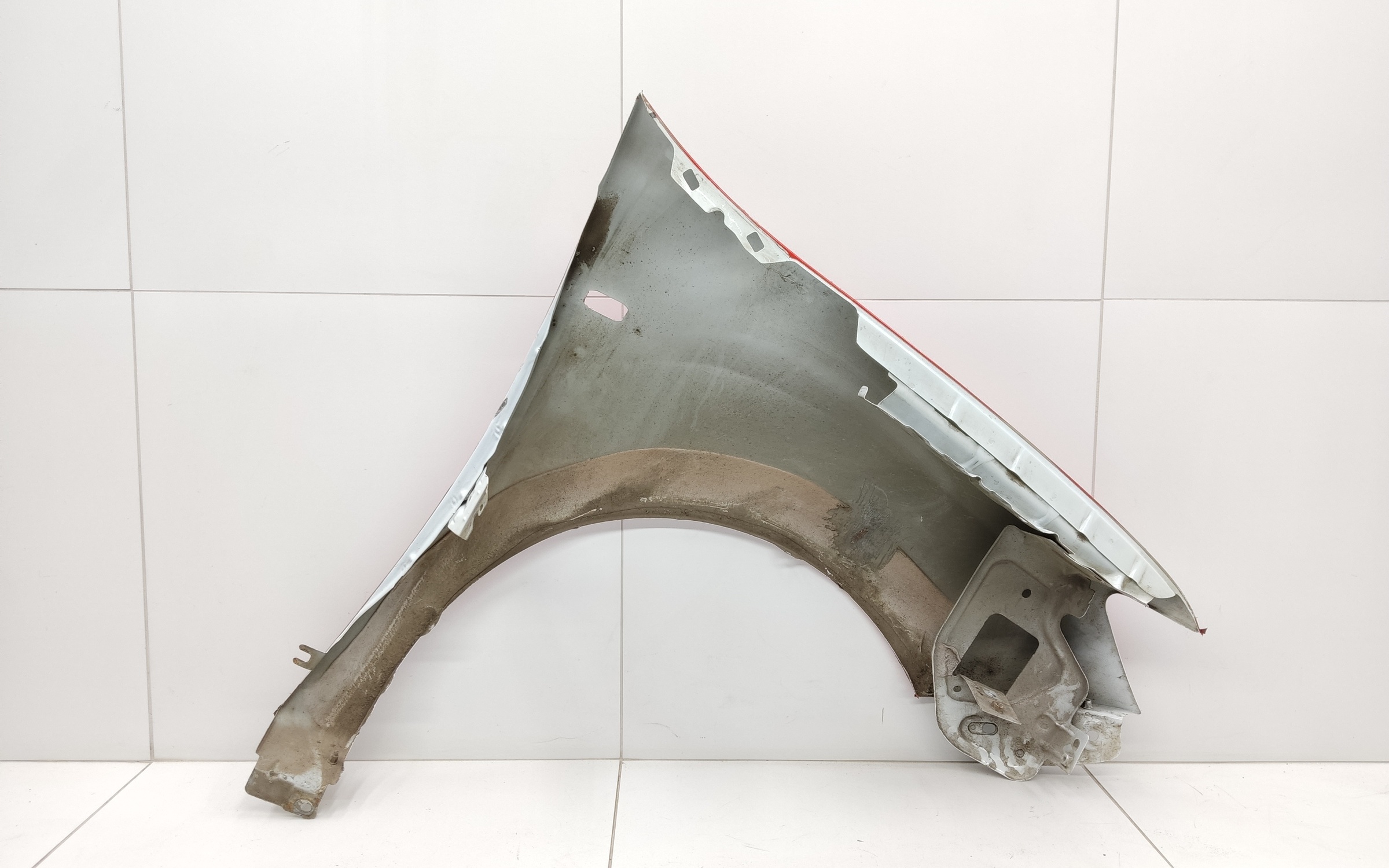 Крыло переднее левое Renault Logan 2 под повторитель