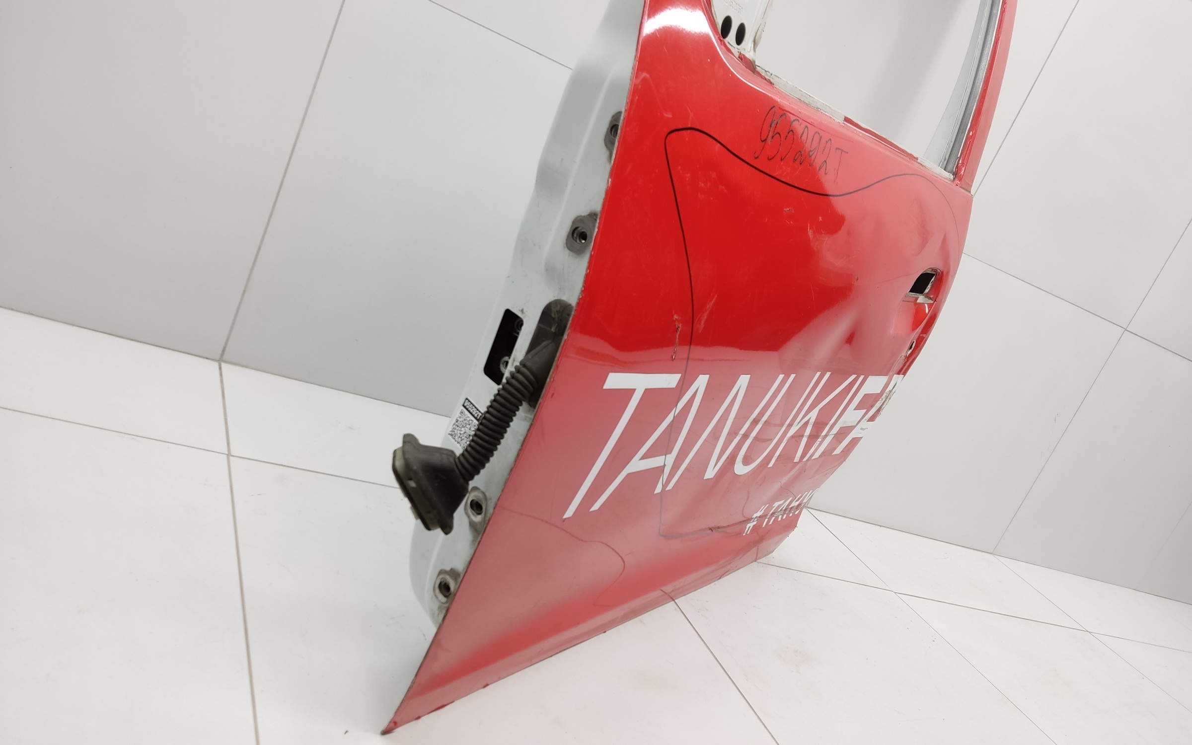 Дверь передняя левая Renault Logan 2 / Sandero 2 Stepway