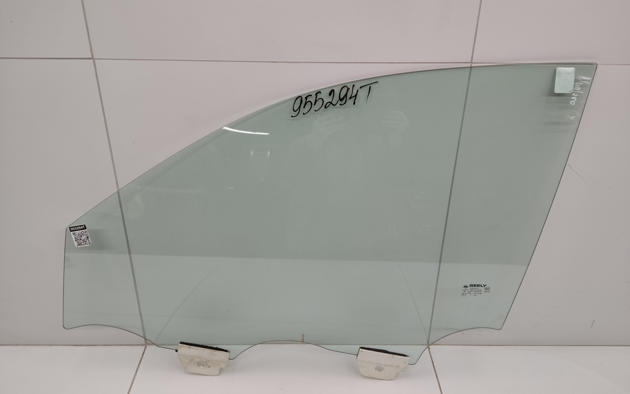 Стекло двери передней левой Geely Monjaro
