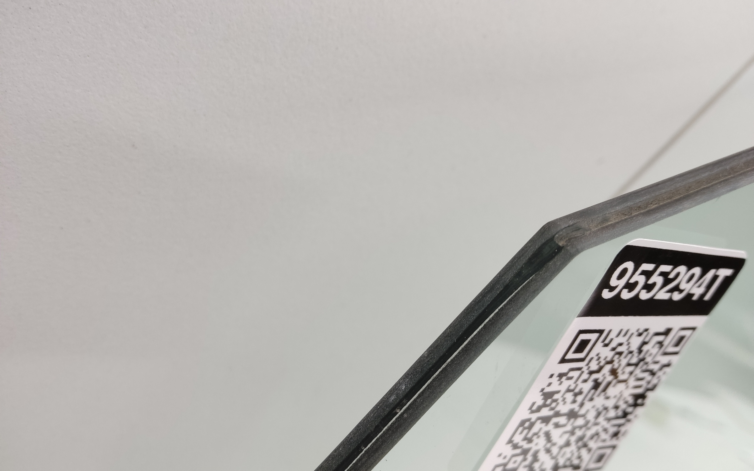 Стекло двери передней левой Geely Monjaro