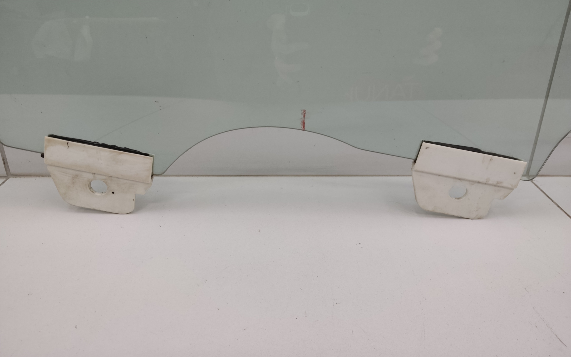 Стекло двери передней левой Geely Monjaro