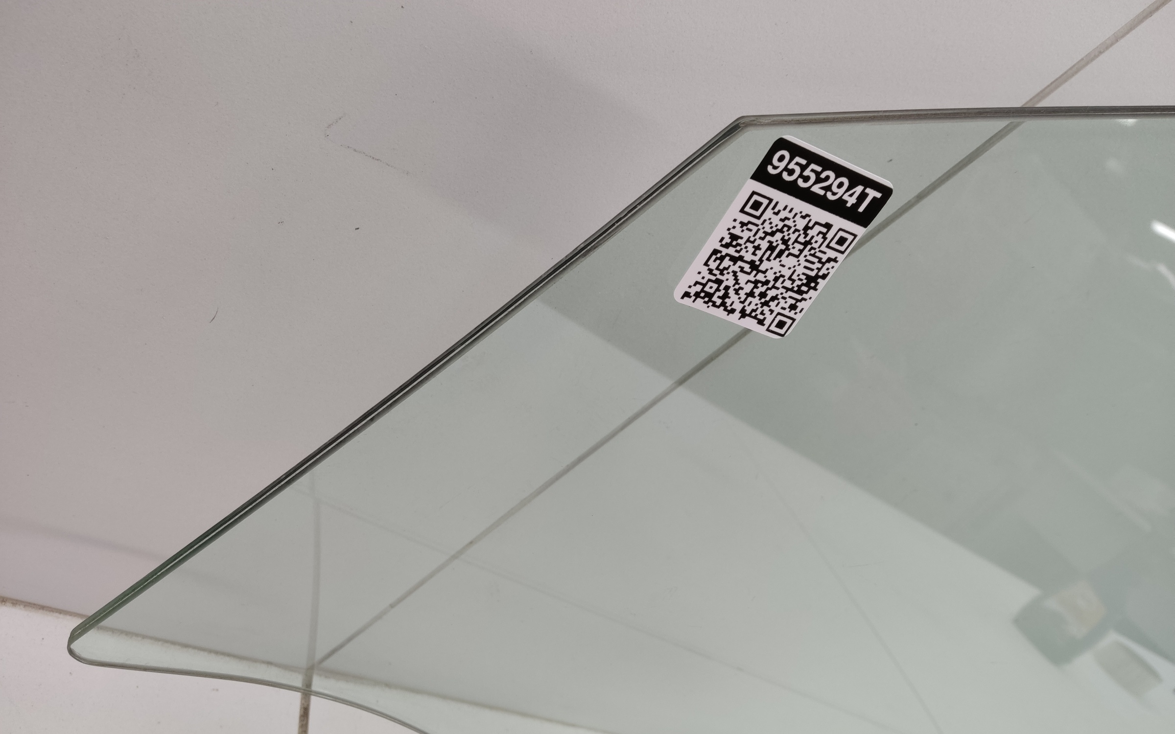 Стекло двери передней левой Geely Monjaro