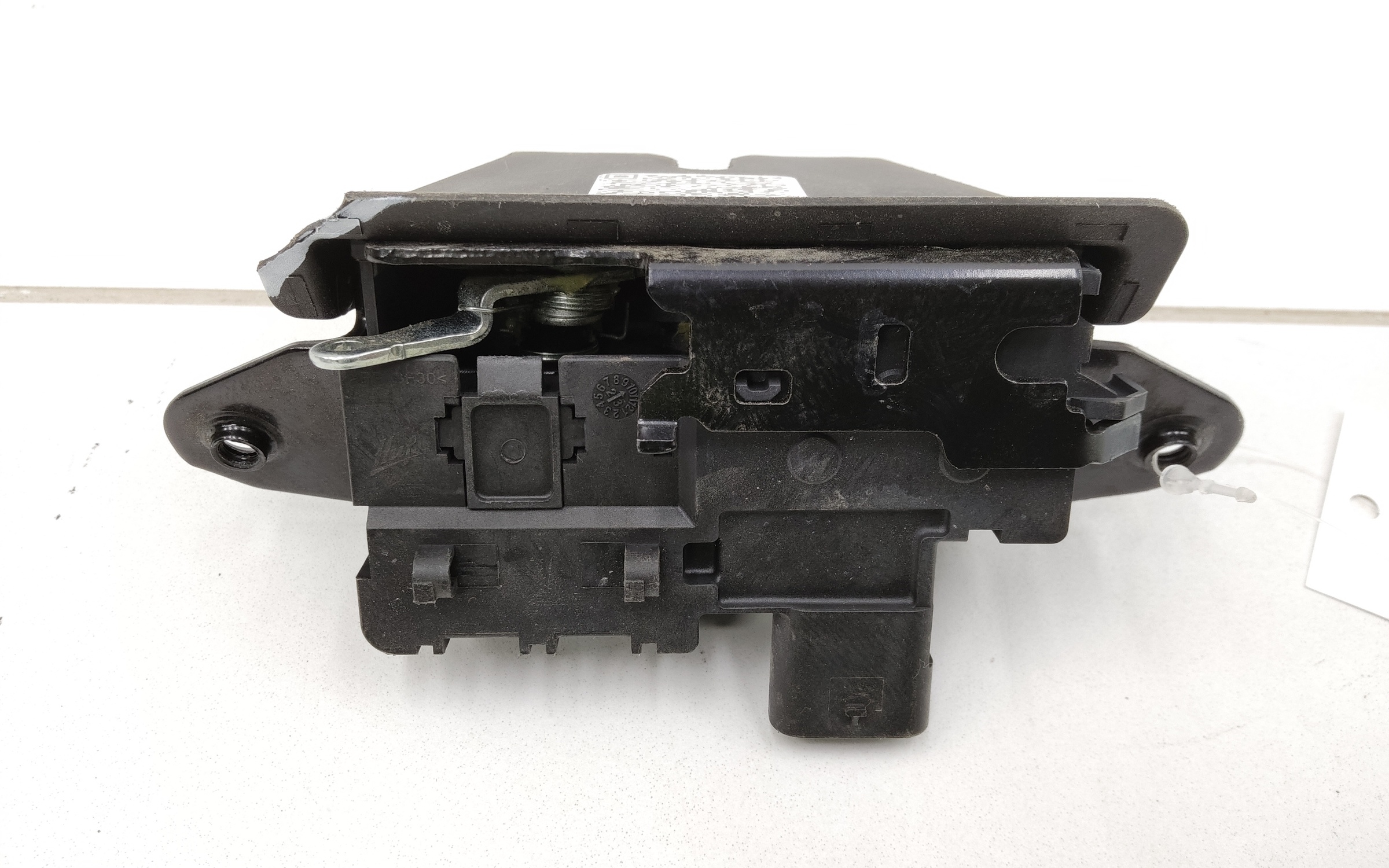 Замок крышки багажника Chery Tiggo 7 Pro