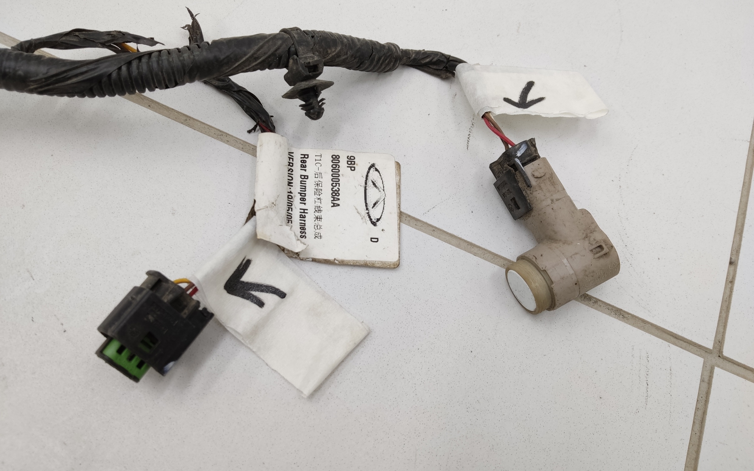 Проводка заднего бампера под парктроники Exeed LX