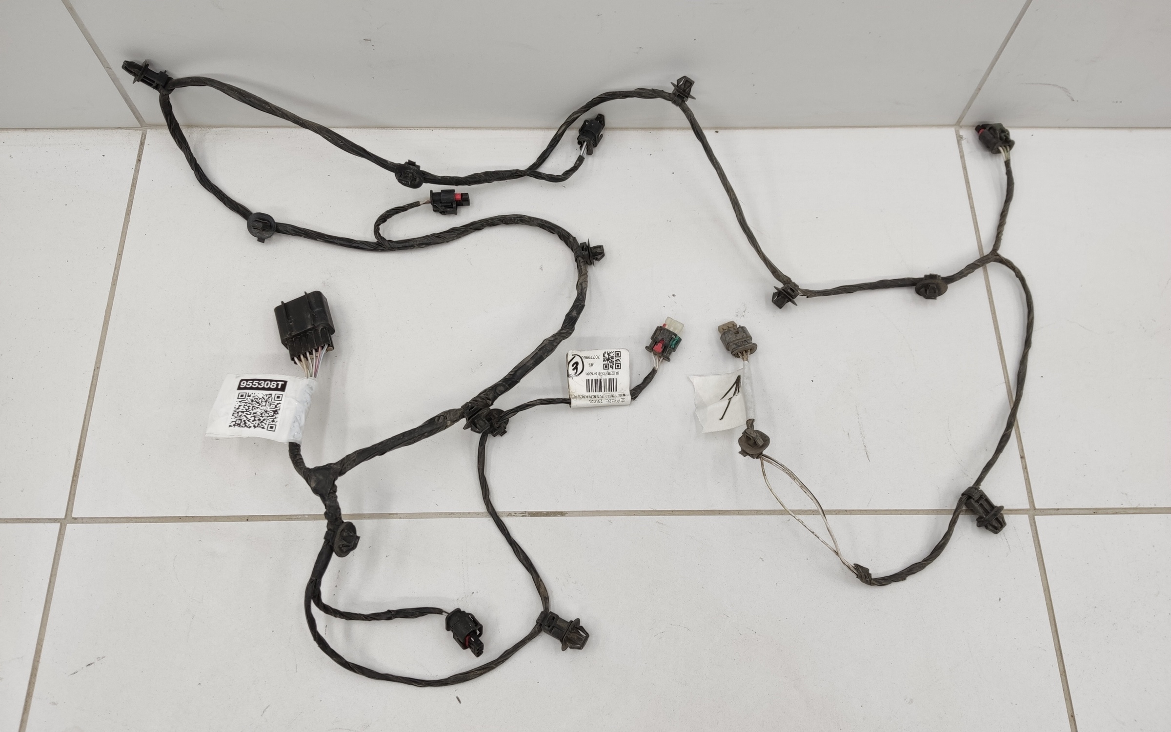 Проводка переднего бампера Geely Coolray