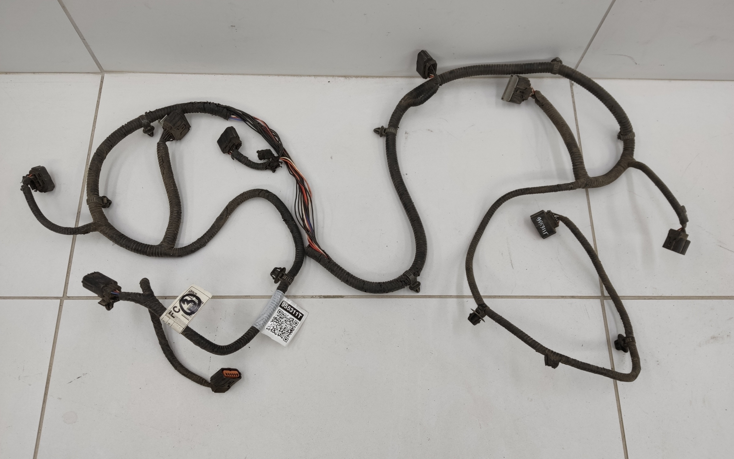 Проводка переднего бампера под парктроники Kia XCeed