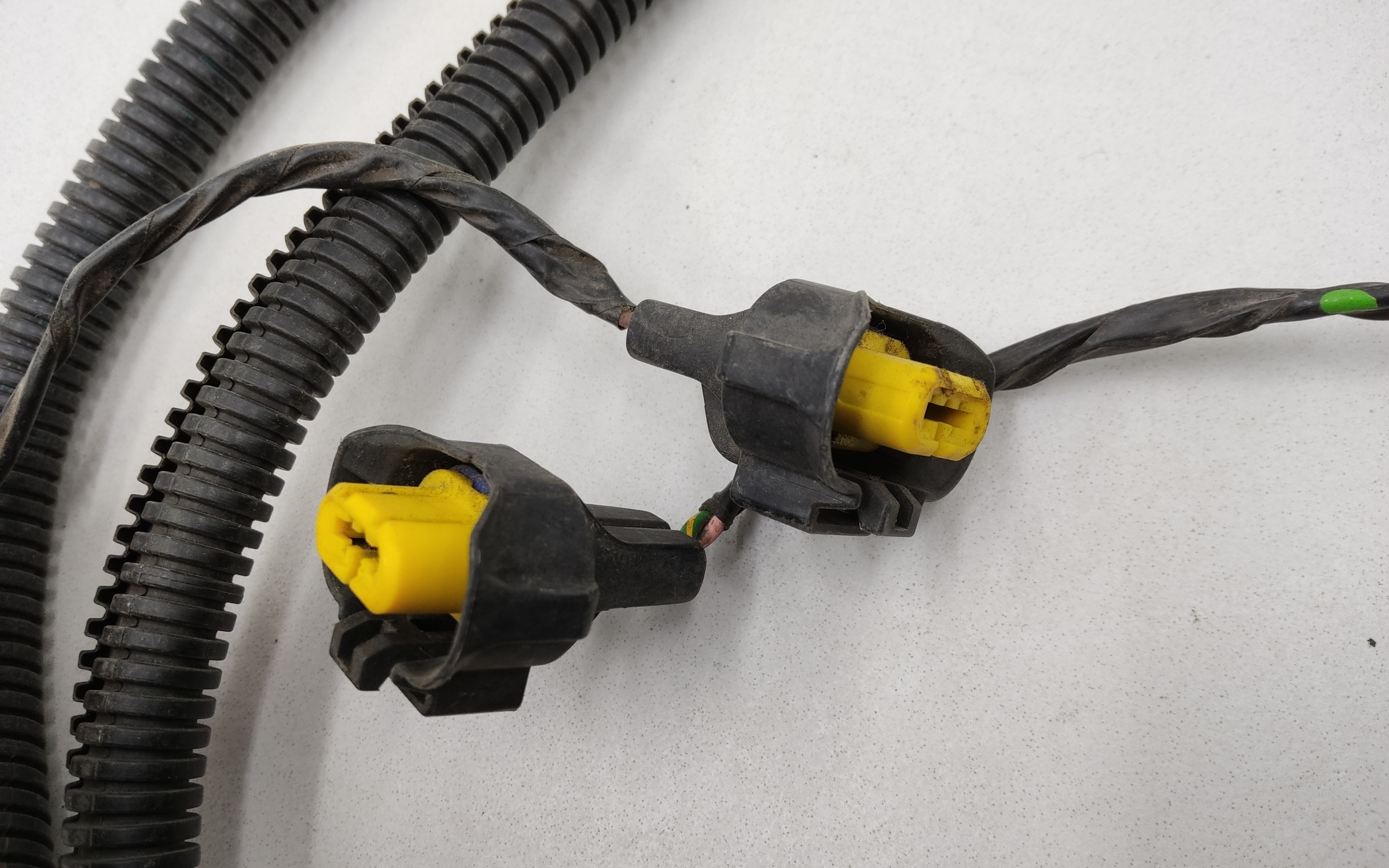 Проводка переднего бампера под ПТФ Citroen C4 Grand Picasso 1