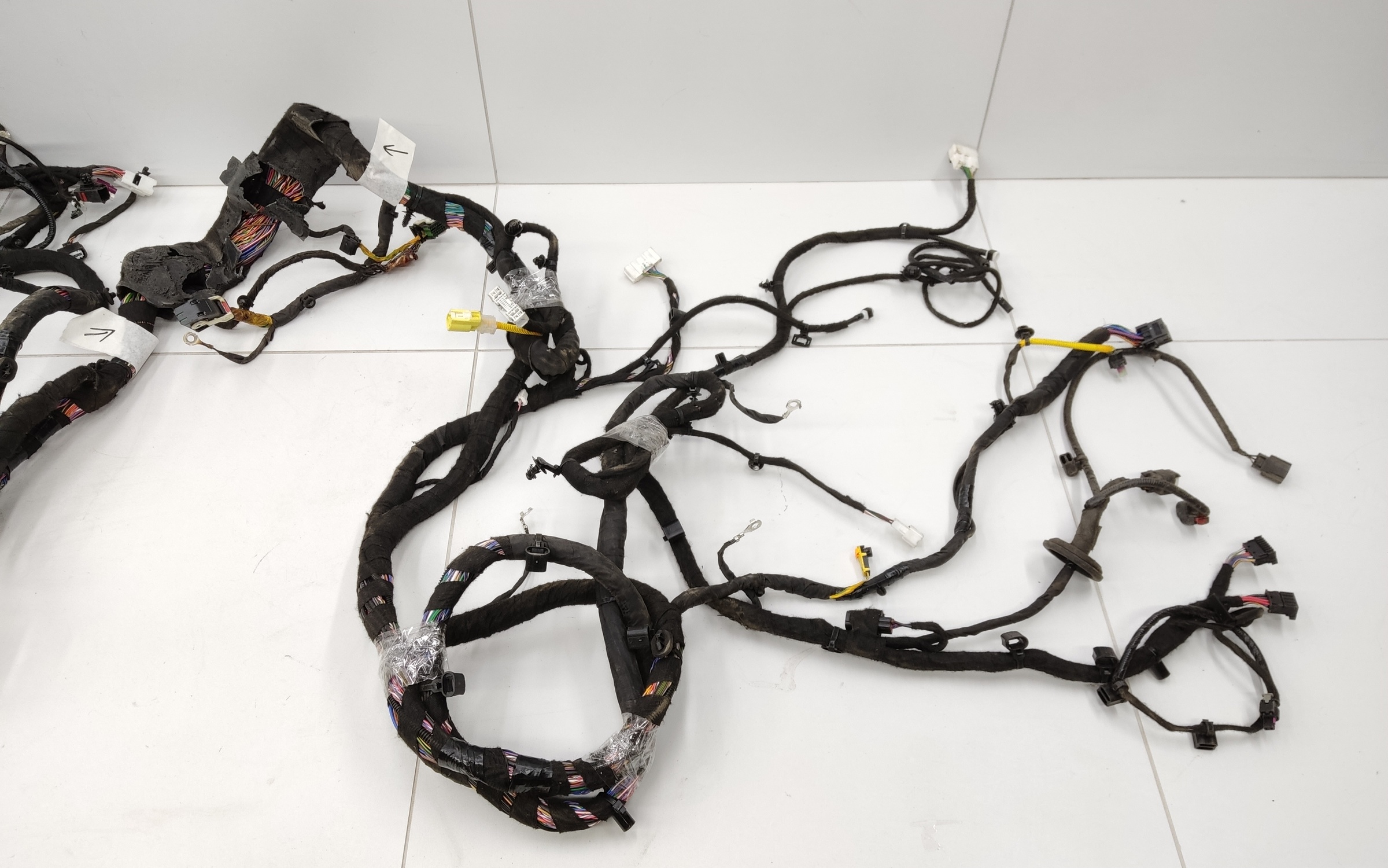 Проводка салона напольная Chery Tiggo 9