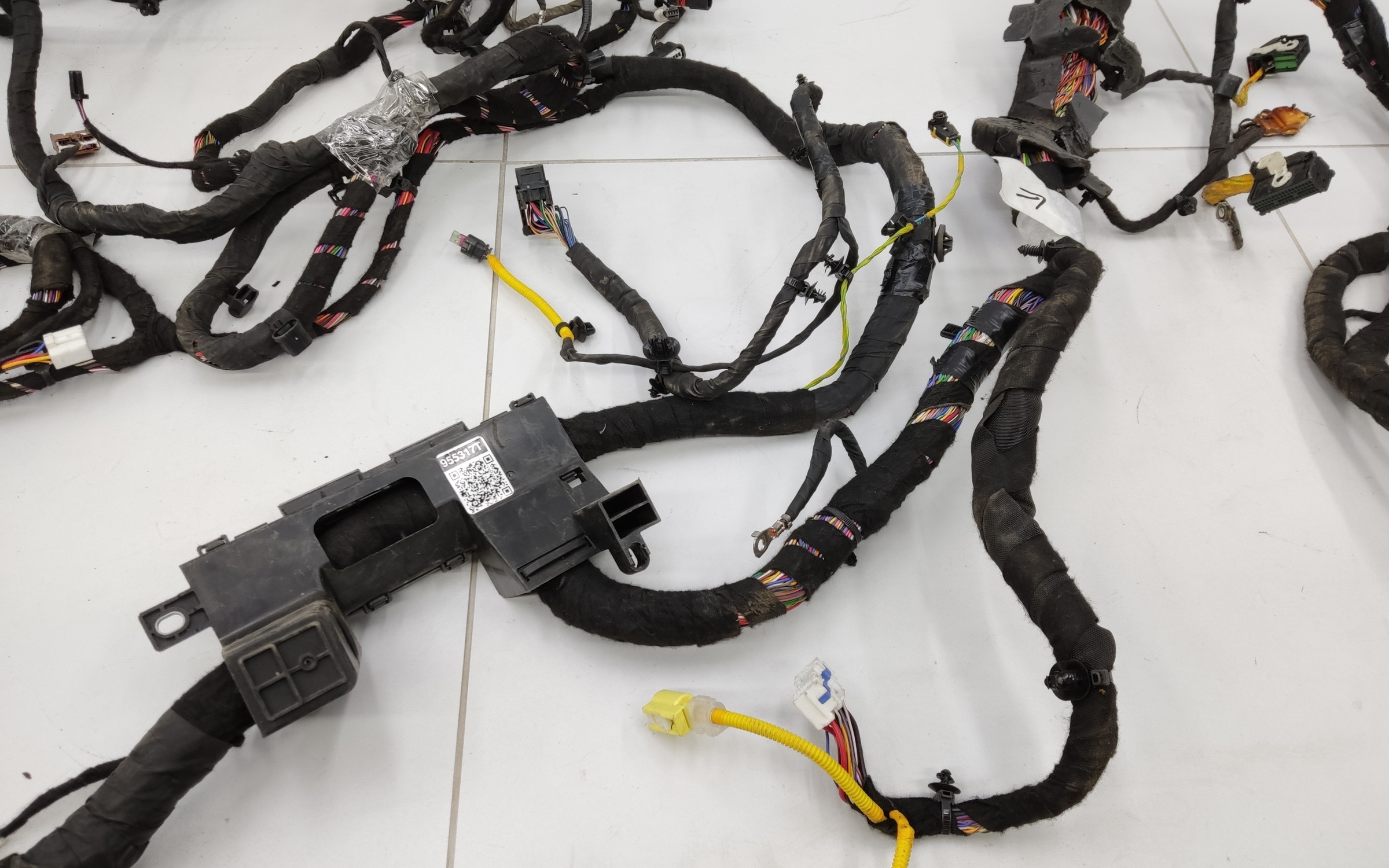 Проводка салона напольная Chery Tiggo 9