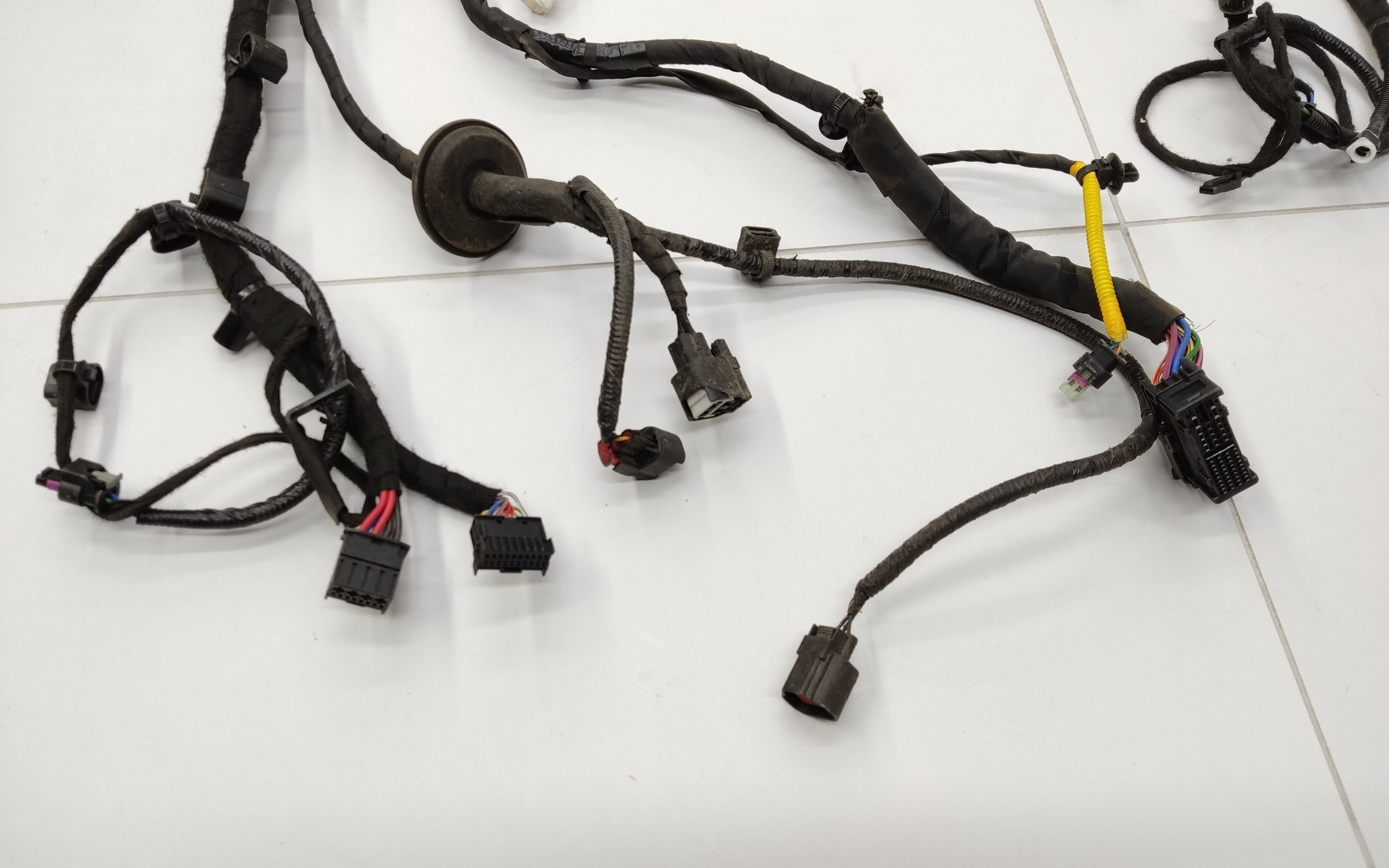 Проводка салона напольная Chery Tiggo 9