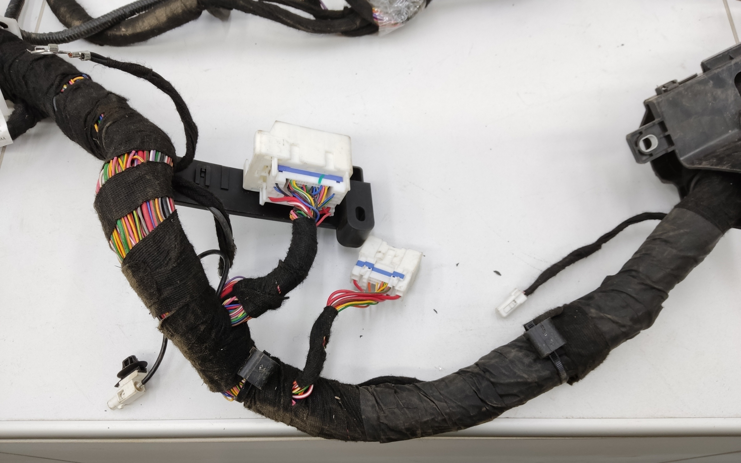 Проводка салона напольная Chery Tiggo 9