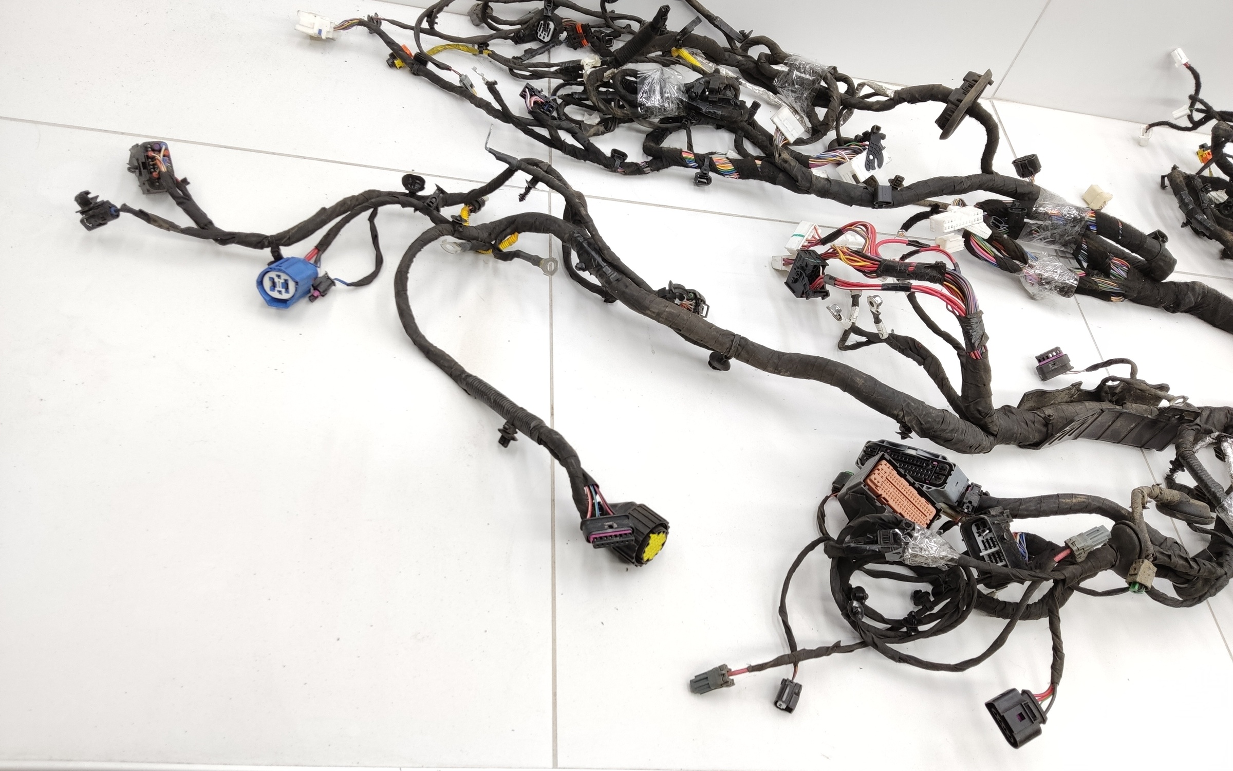 Проводка салона напольная Chery Tiggo 9