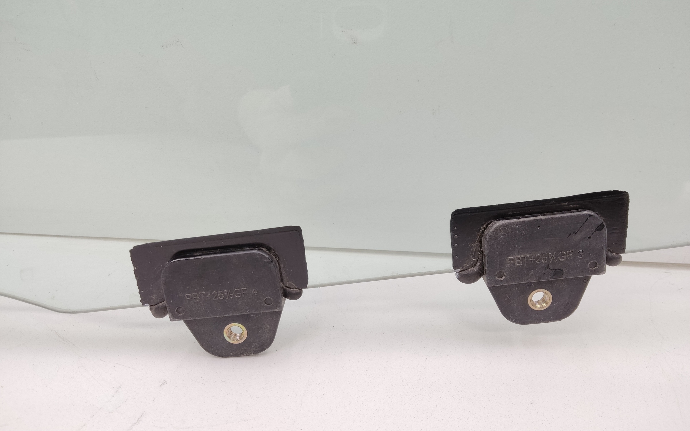 Стекло двери передней правой Haval H6