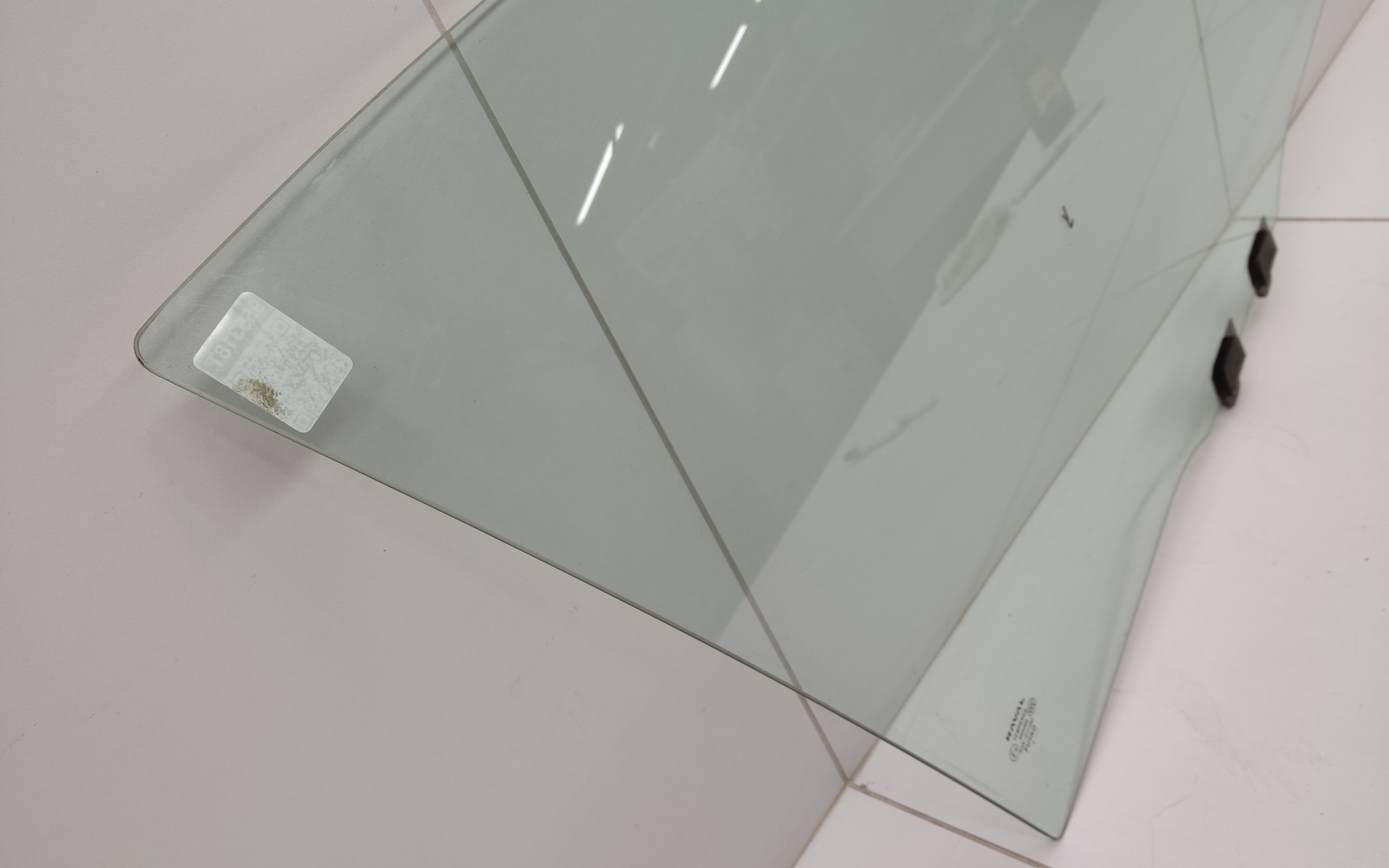 Стекло двери передней правой Haval H6