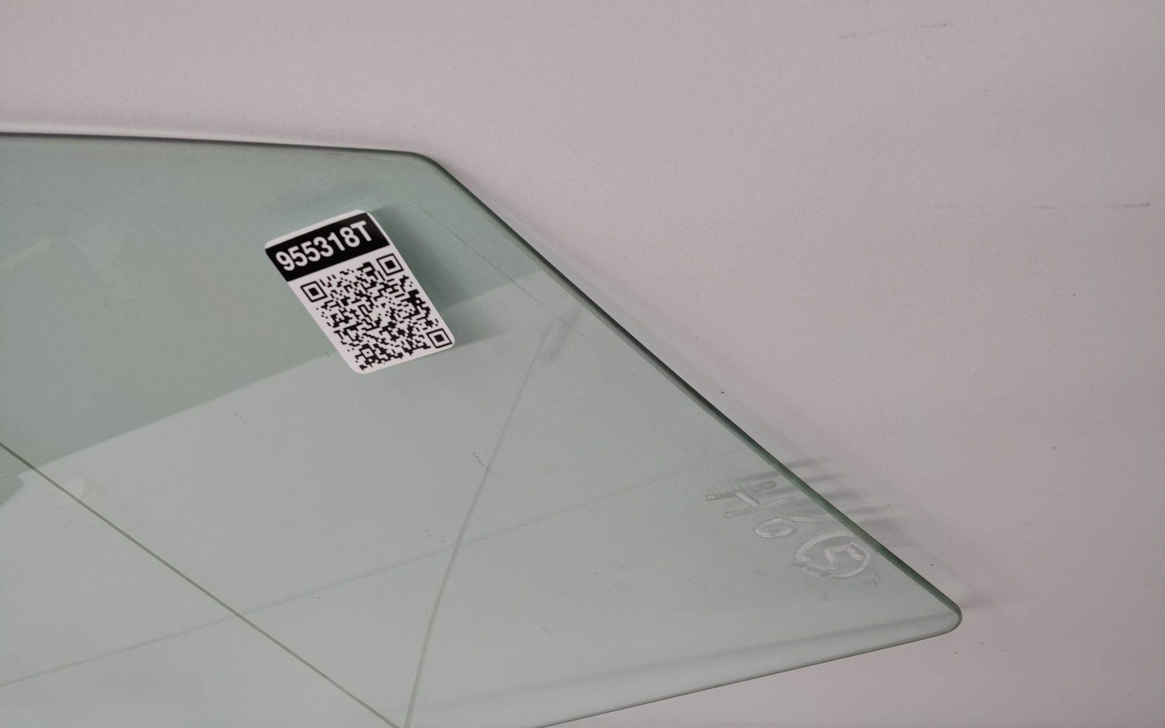 Стекло двери передней правой Haval H6