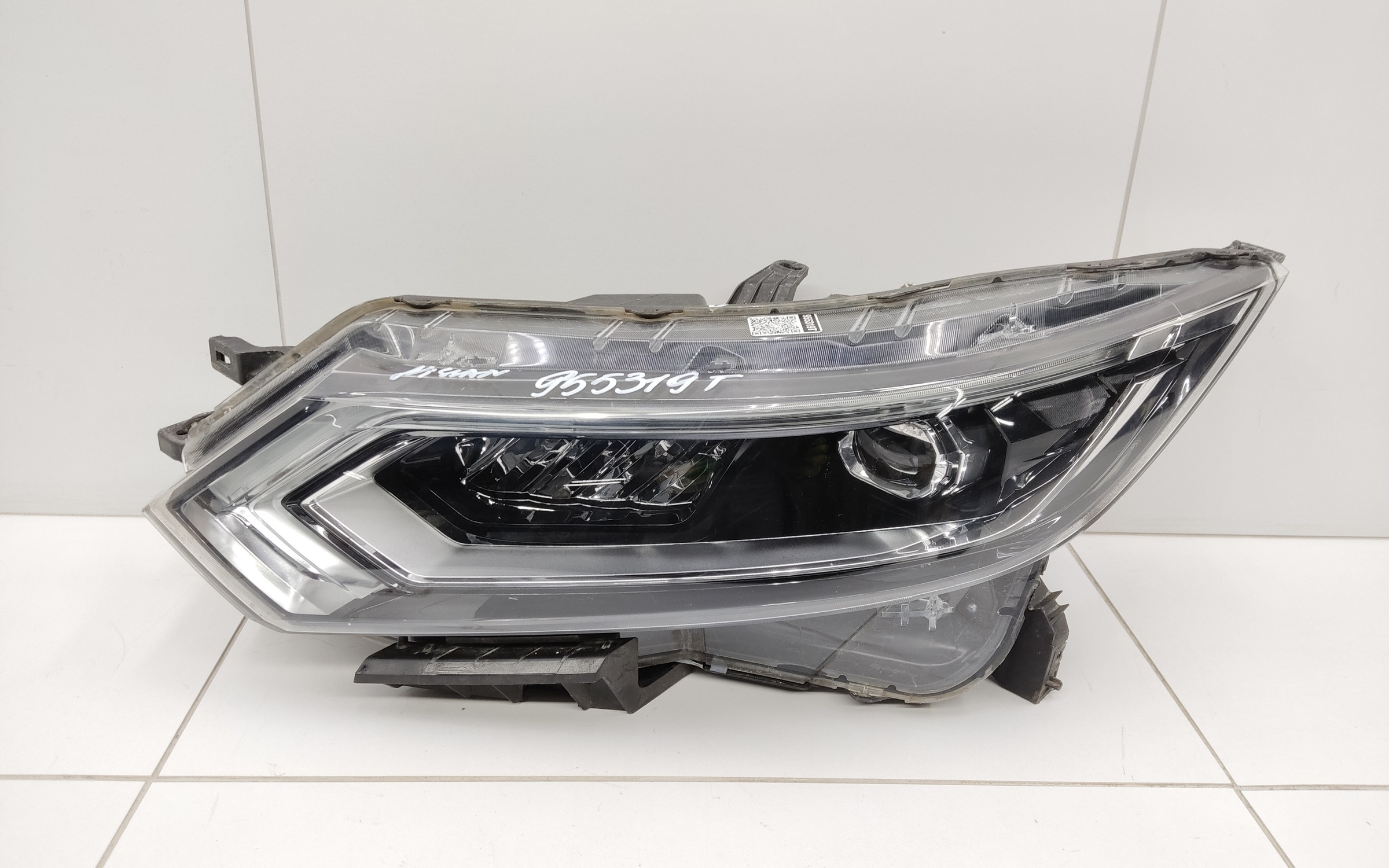 Фара передняя левая Nissan Qashqai 2 Restail LED