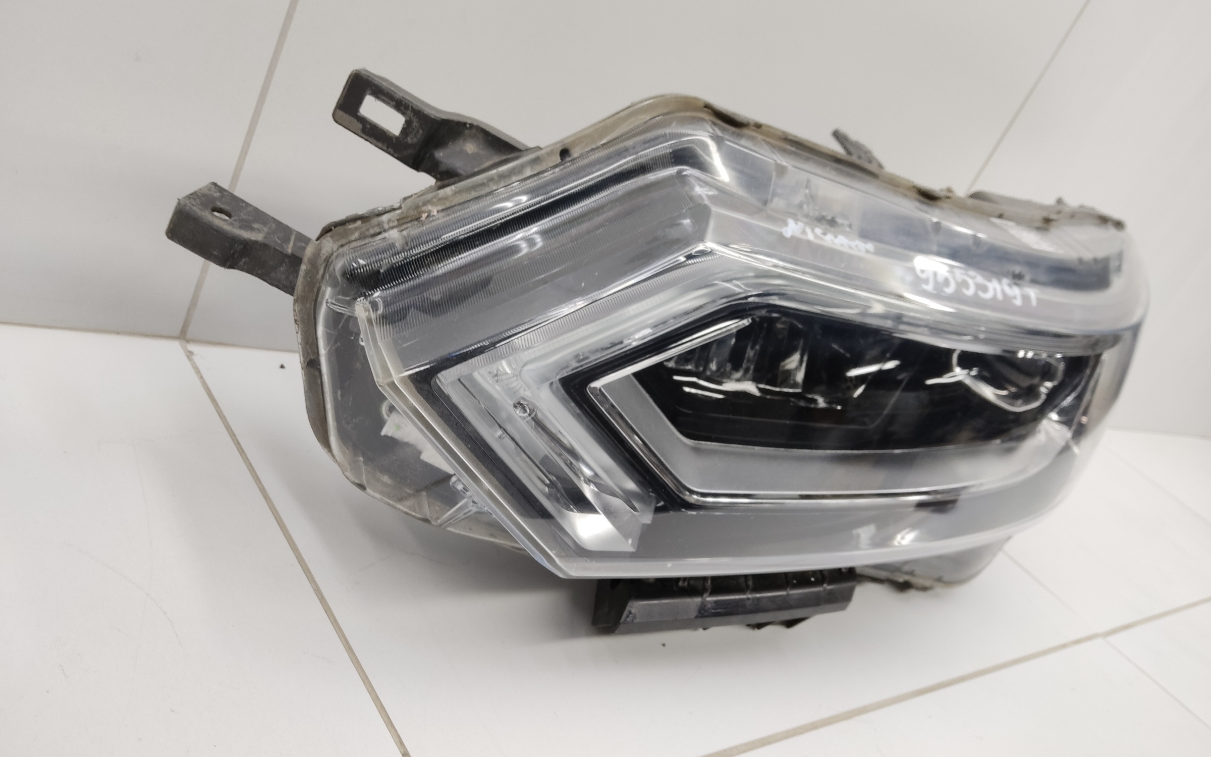 Фара передняя левая Nissan Qashqai 2 Restail LED