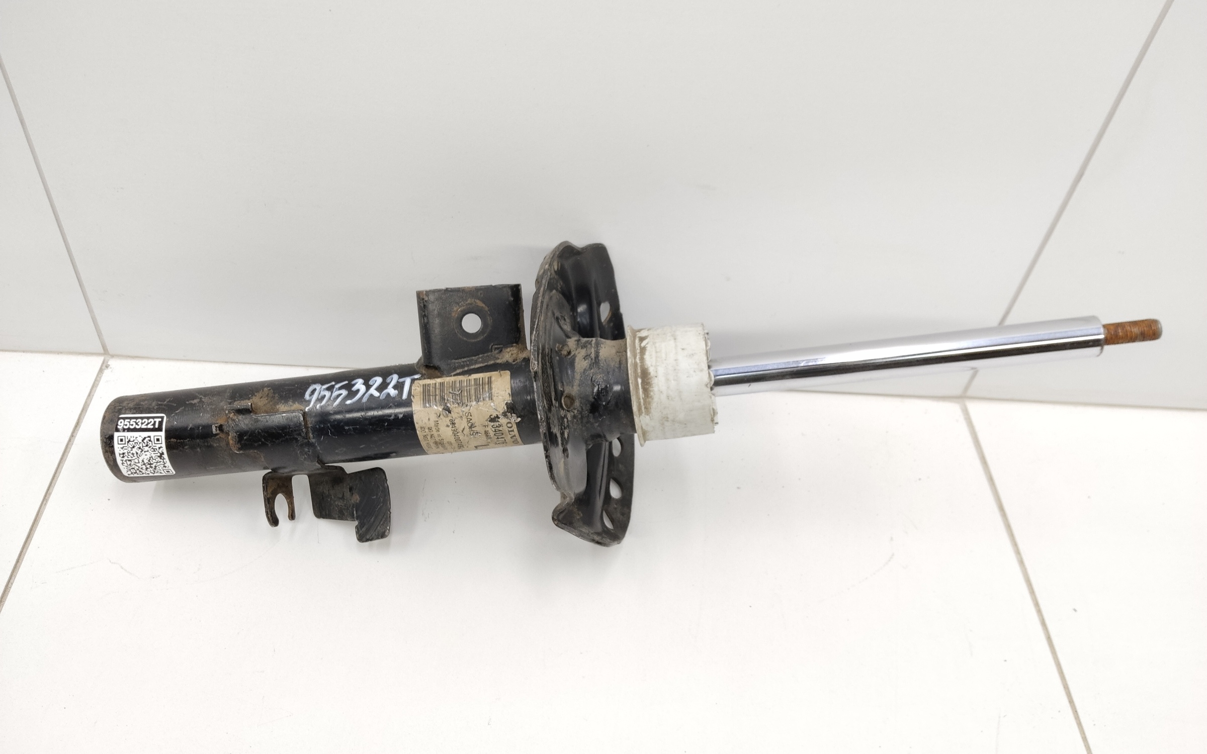 Амортизатор передней подвески левый Volvo XC60 1