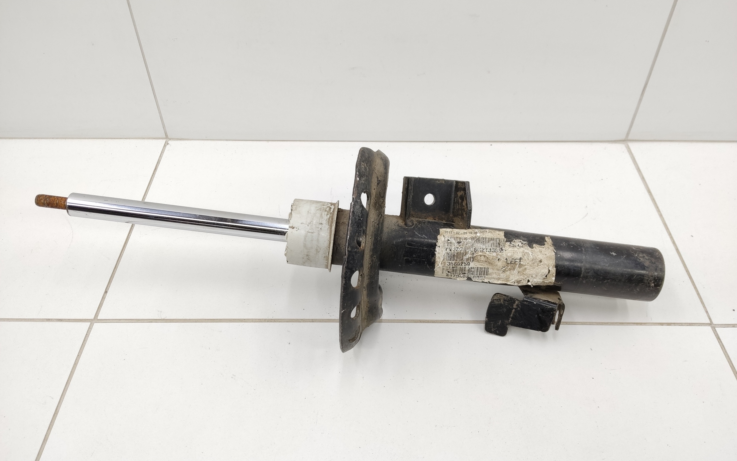 Амортизатор передней подвески левый Volvo XC60 1