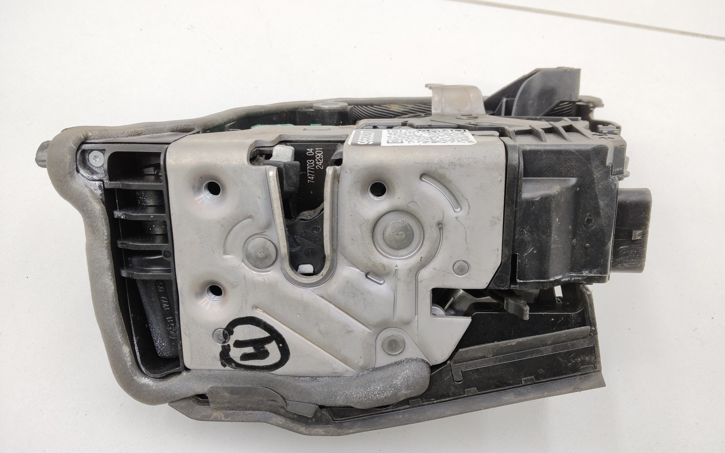 Замок двери задней левой BMW X7 G07