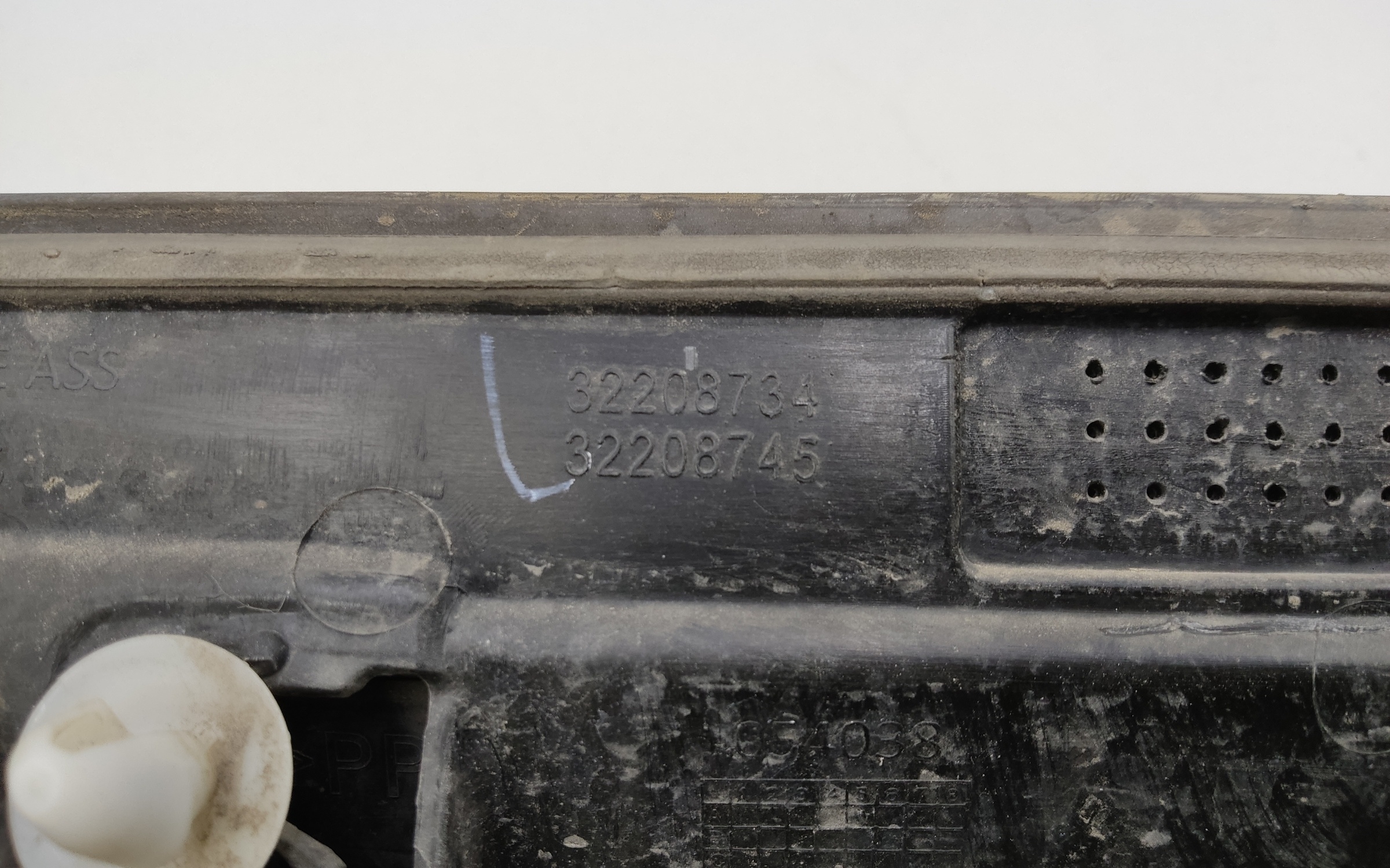 Накладка двери задней правой Volvo XC60  2