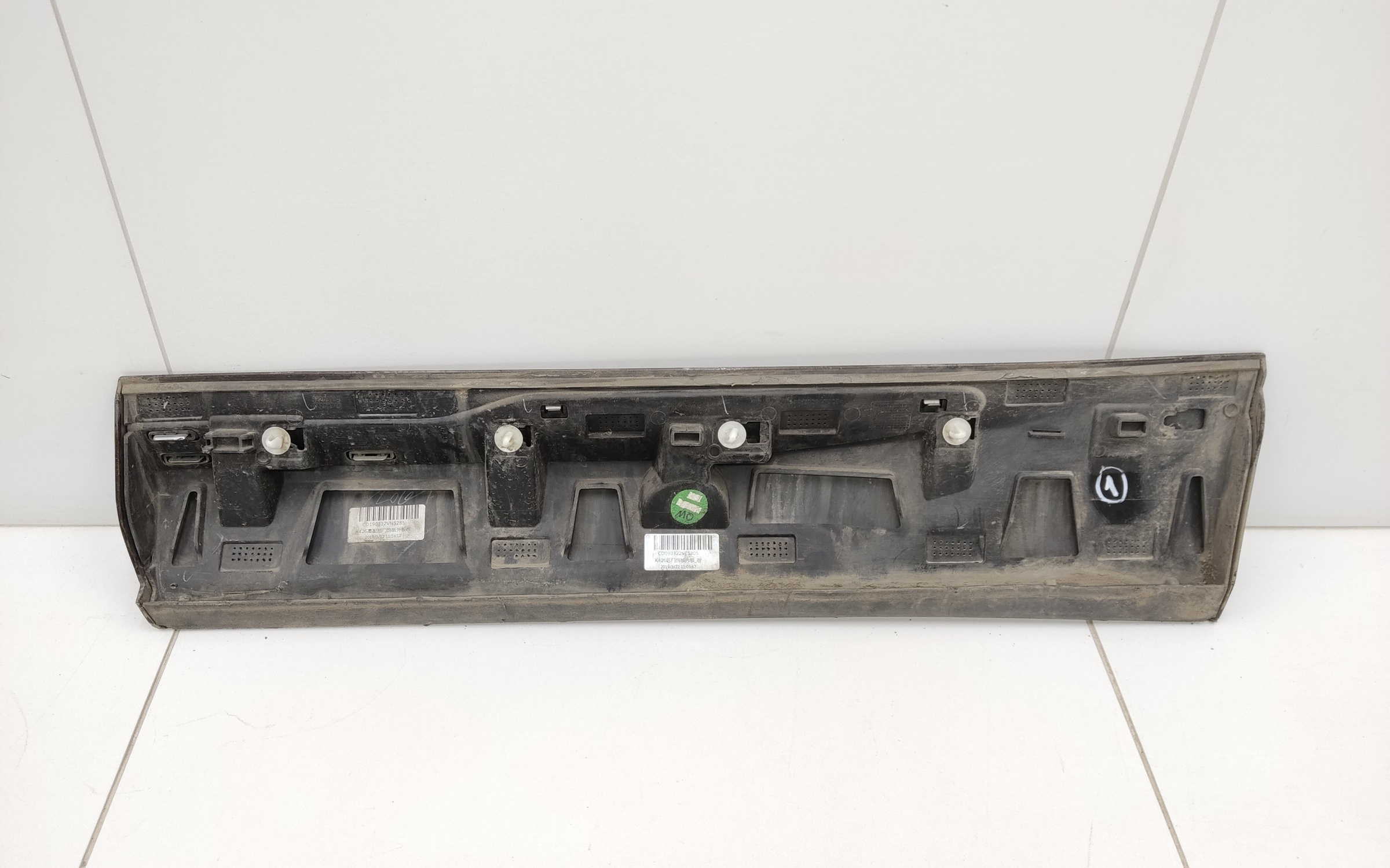 Накладка двери задней правой Volvo XC60  2