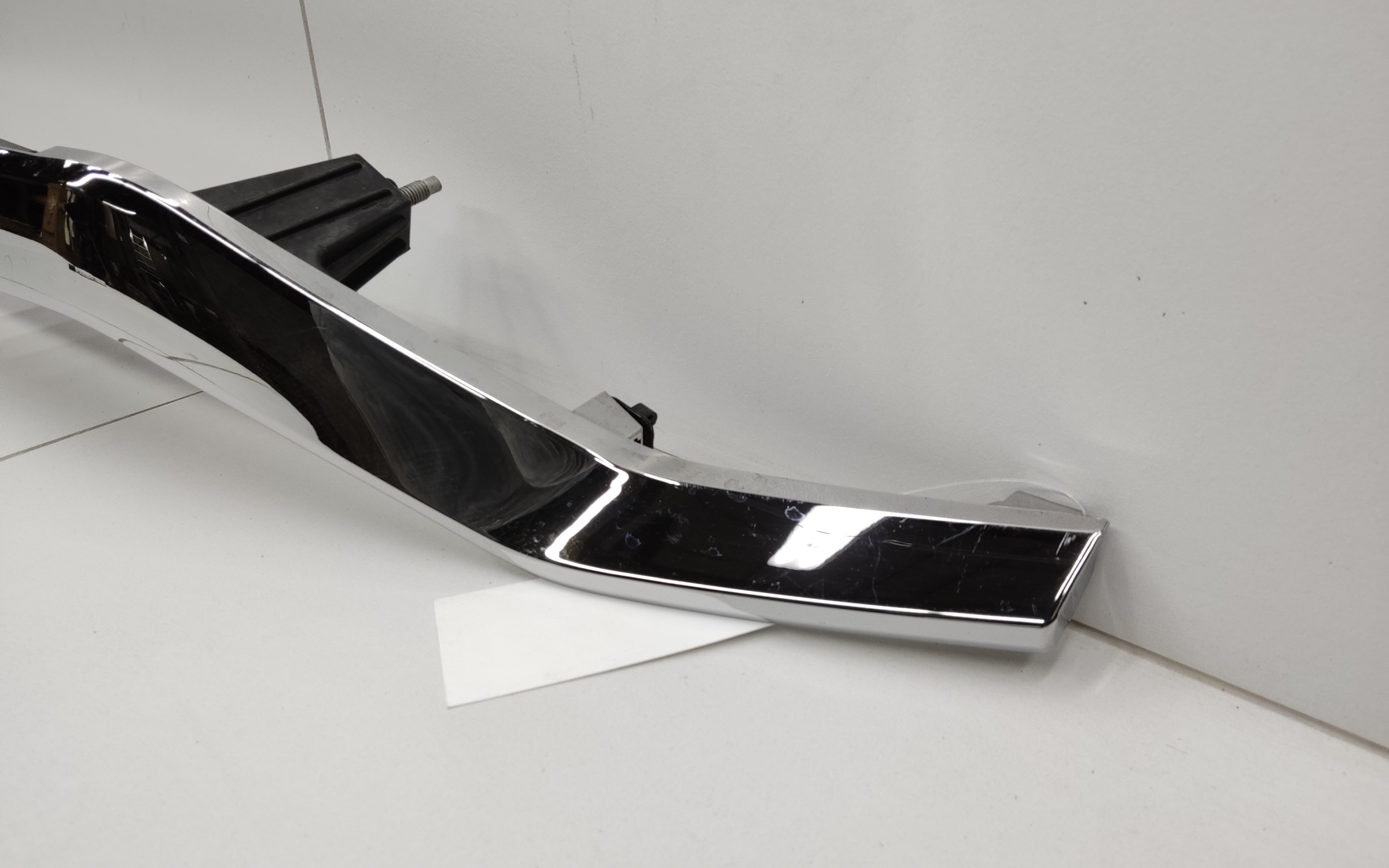 Накладка крышки багажника хром Geely Tugella 1