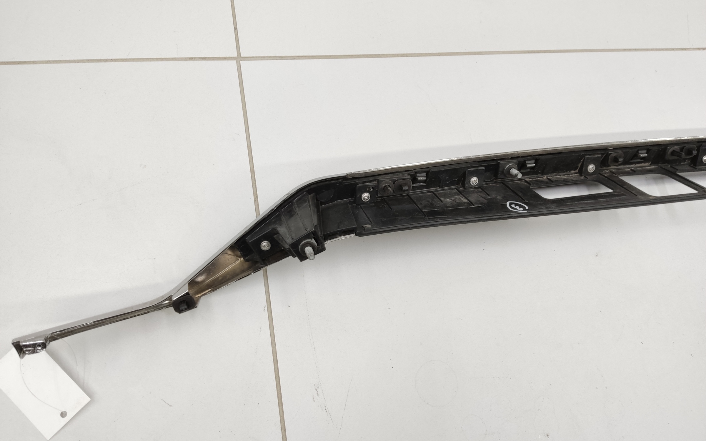 Накладка крышки багажника хром Geely Tugella 1