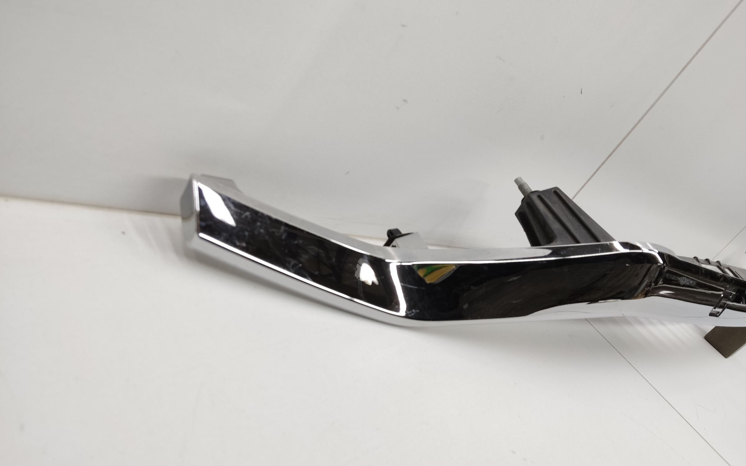 Накладка крышки багажника хром Geely Tugella 1