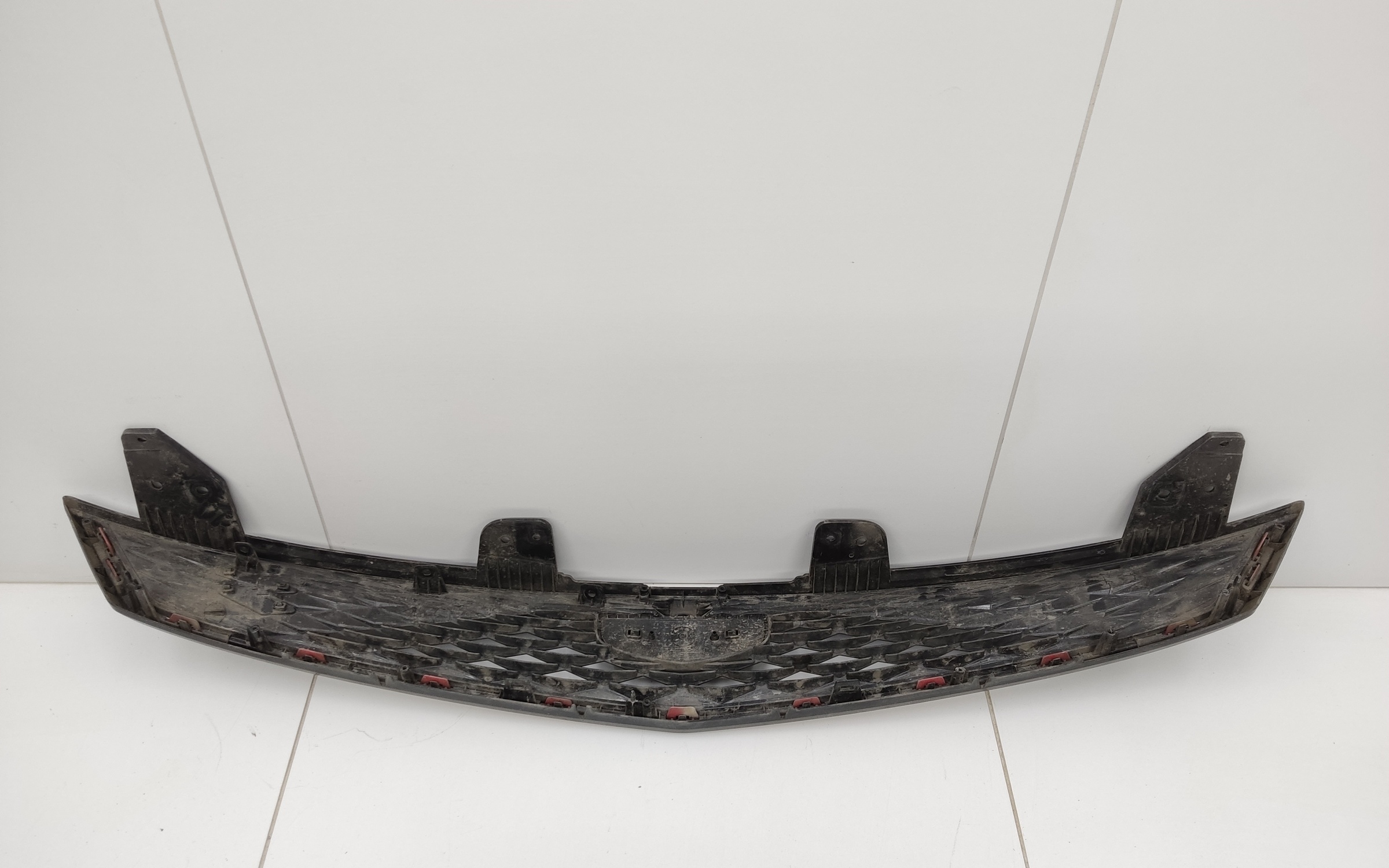 Решетка радиатора Geely Coolray Restail под камеру