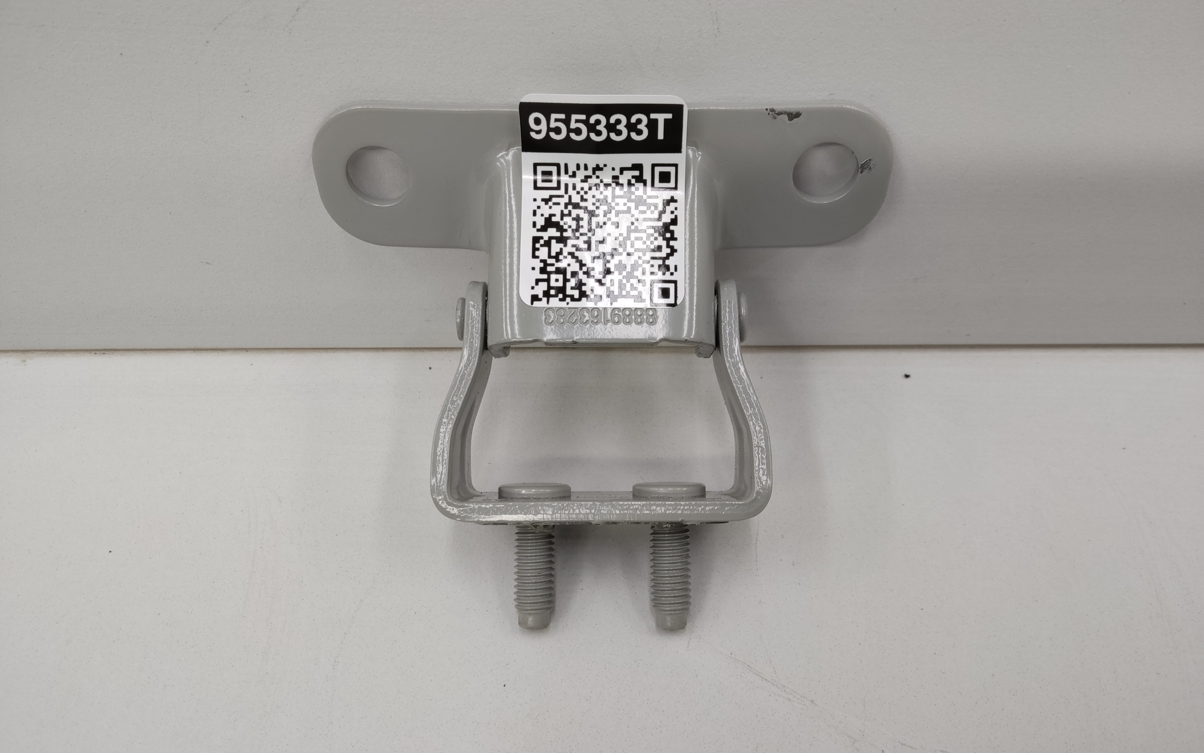 Петля крышки багажника Geely Monjaro