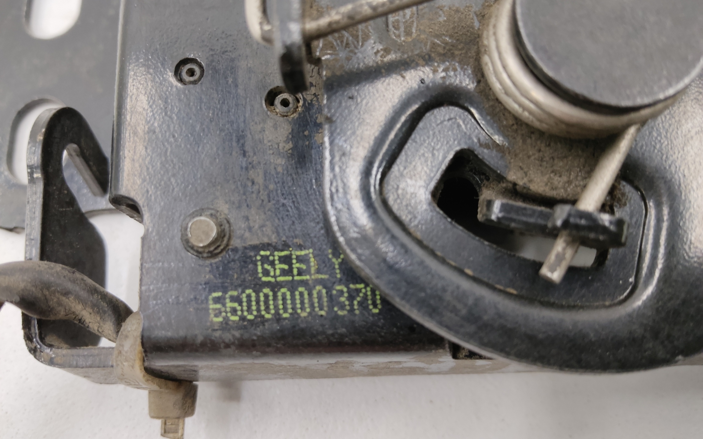 Замок капота Geely Coolray