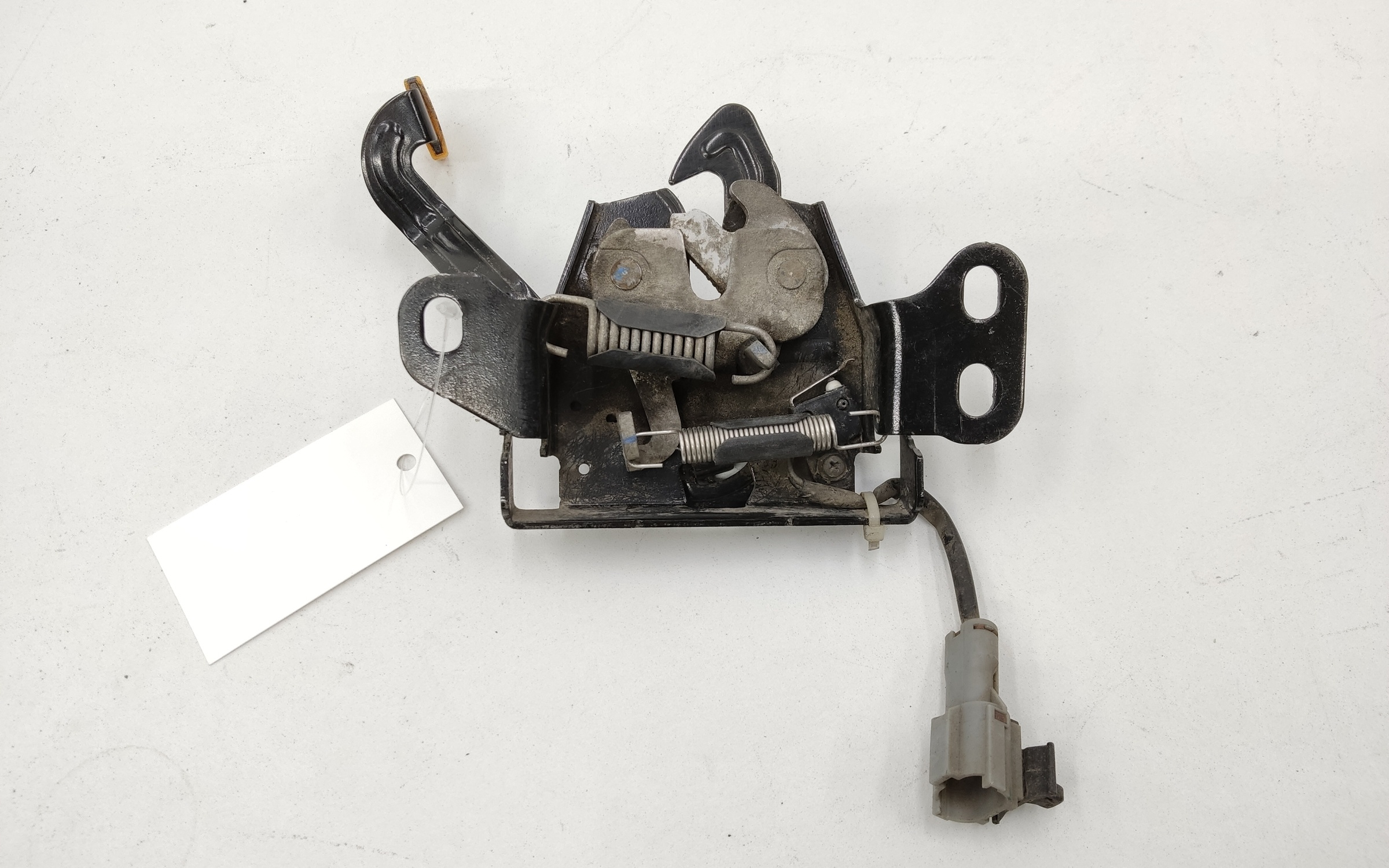 Замок капота Geely Coolray