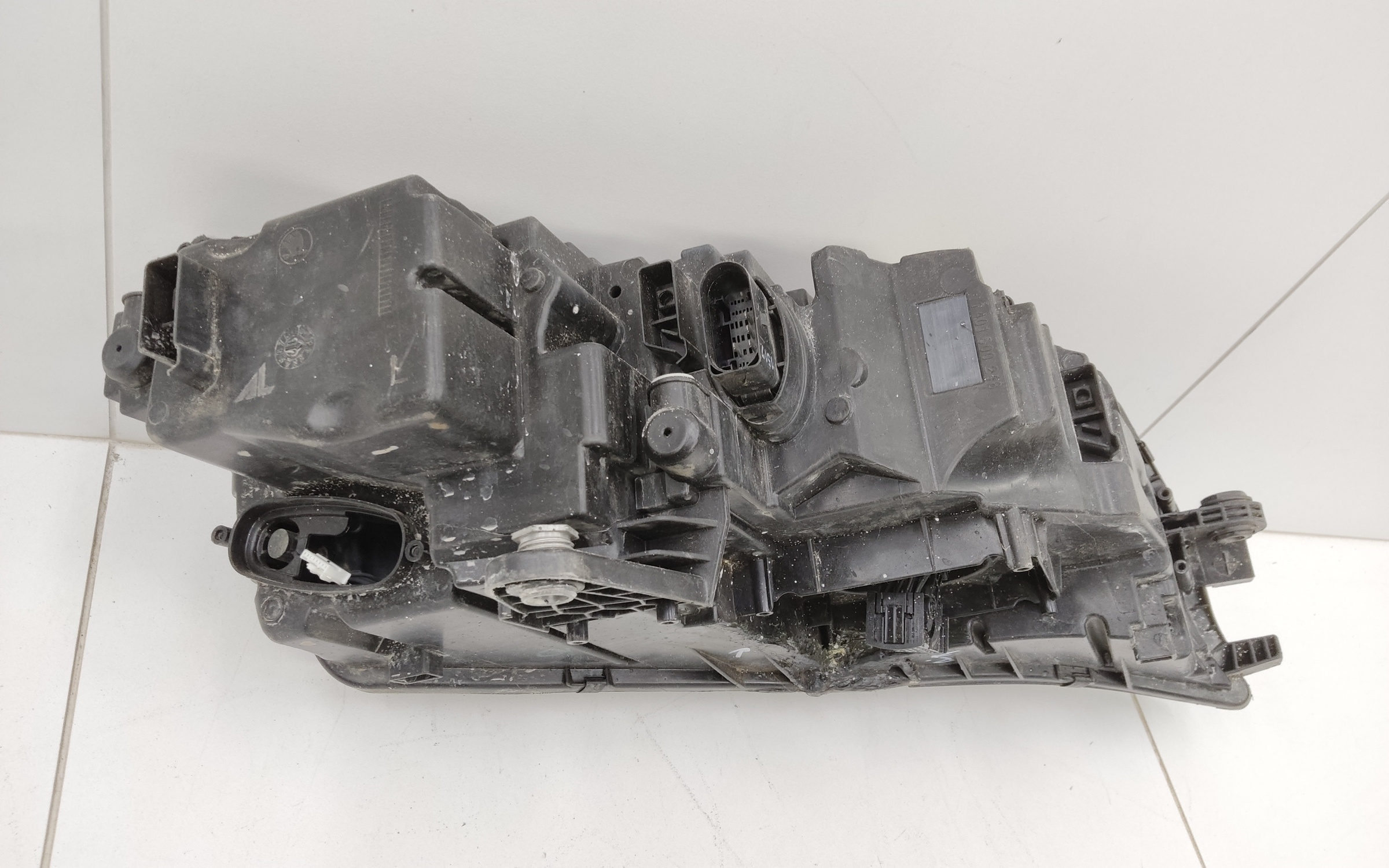 Фара передняя левая Skoda Octavia A7 Restail LED