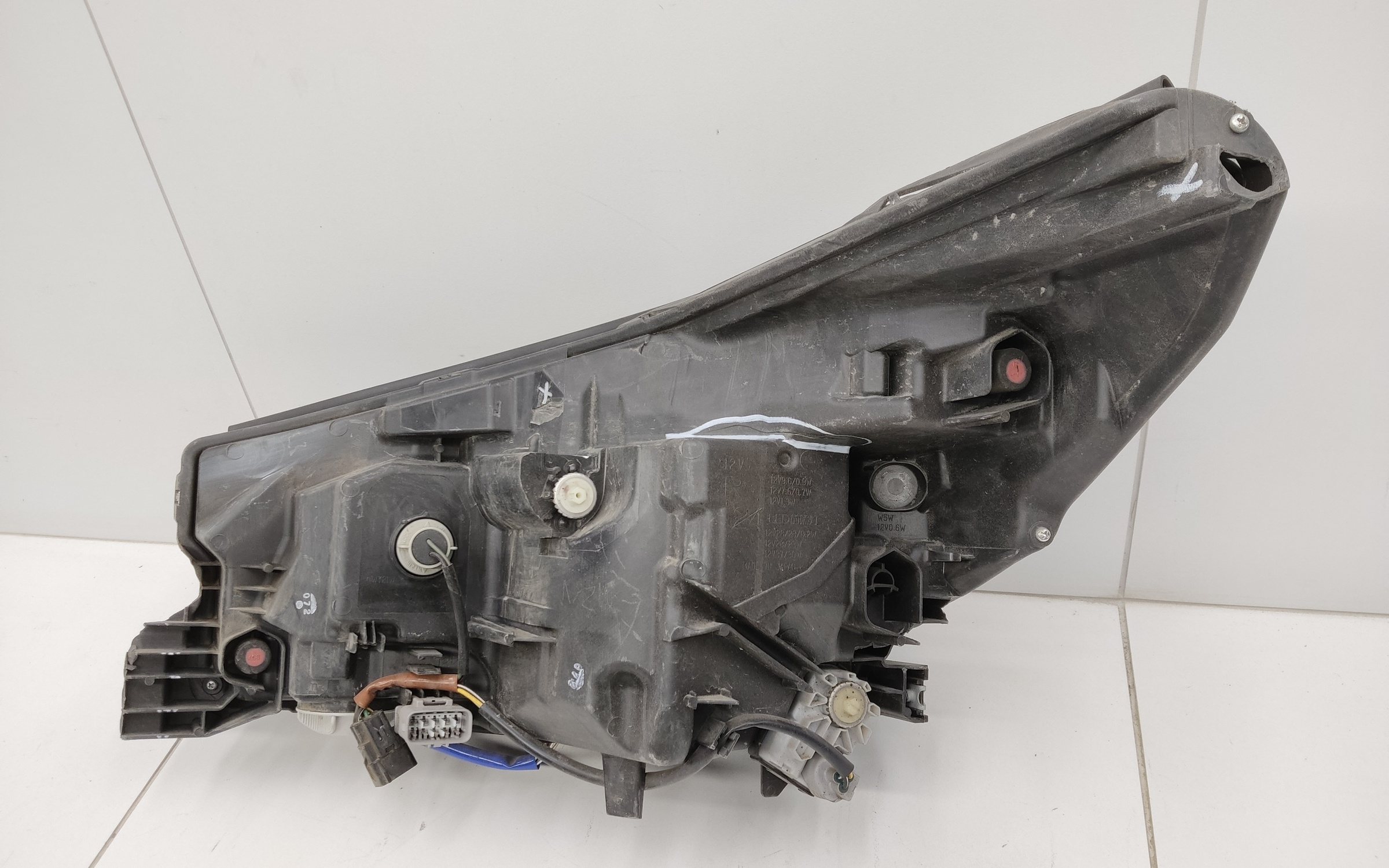 Фара передняя правая Subaru Forester 5 SK LED