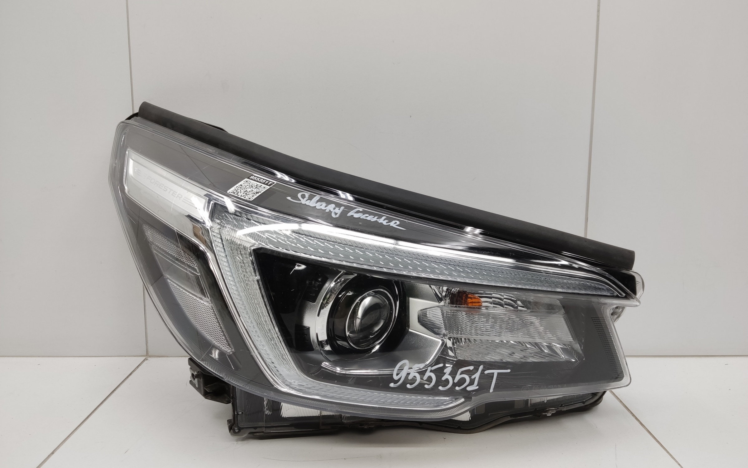 Фара передняя правая Subaru Forester 5 SK LED