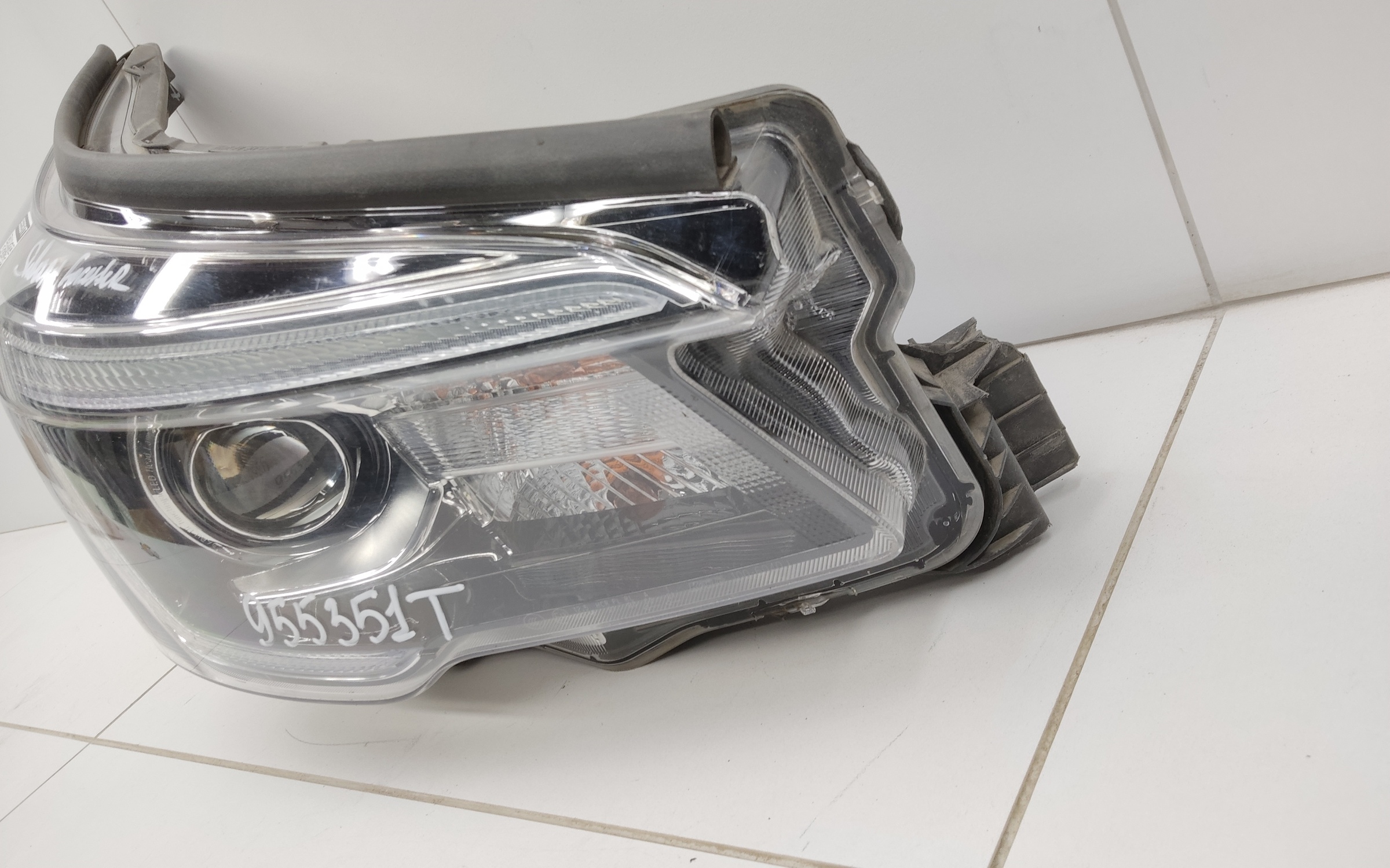 Фара передняя правая Subaru Forester 5 SK LED