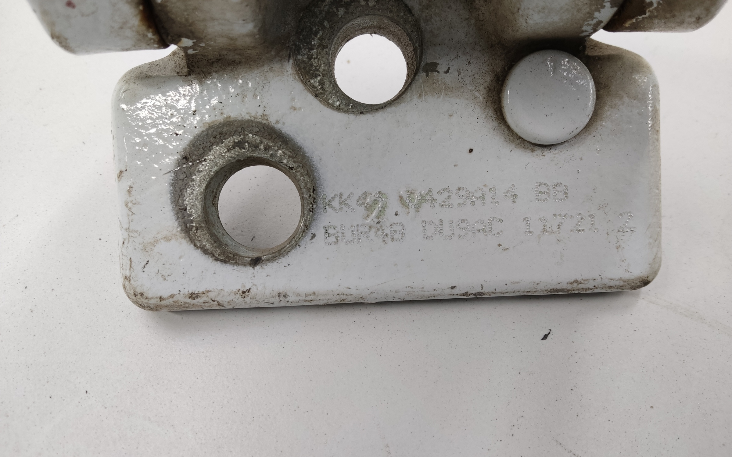 Петля двери багажника правой распашной нижняя Ford Transit 7